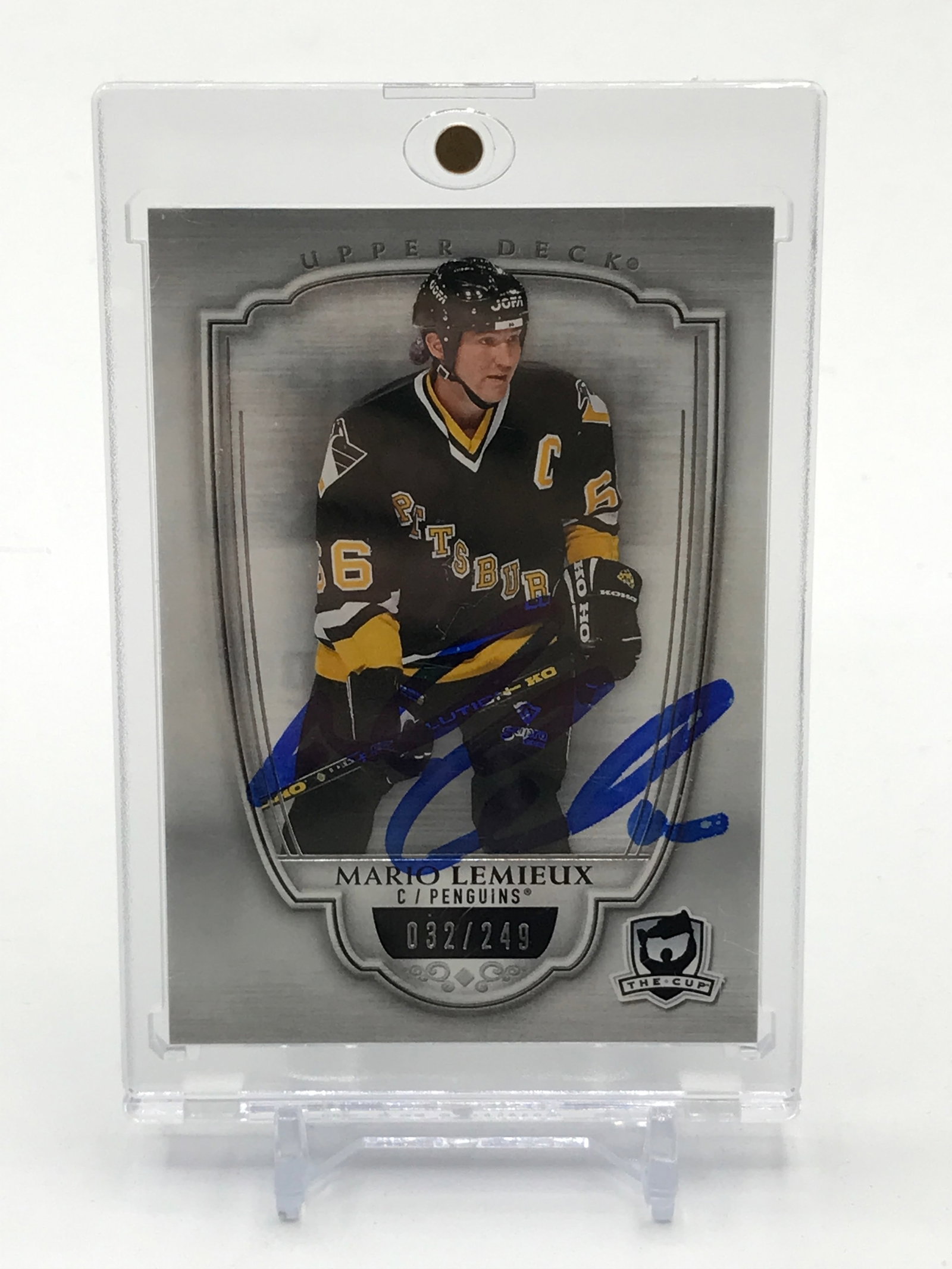 MARIO LEMIEUX SIGNED UPPER DECK THE CUP TRADING CARD 32/249 (1 of 2)