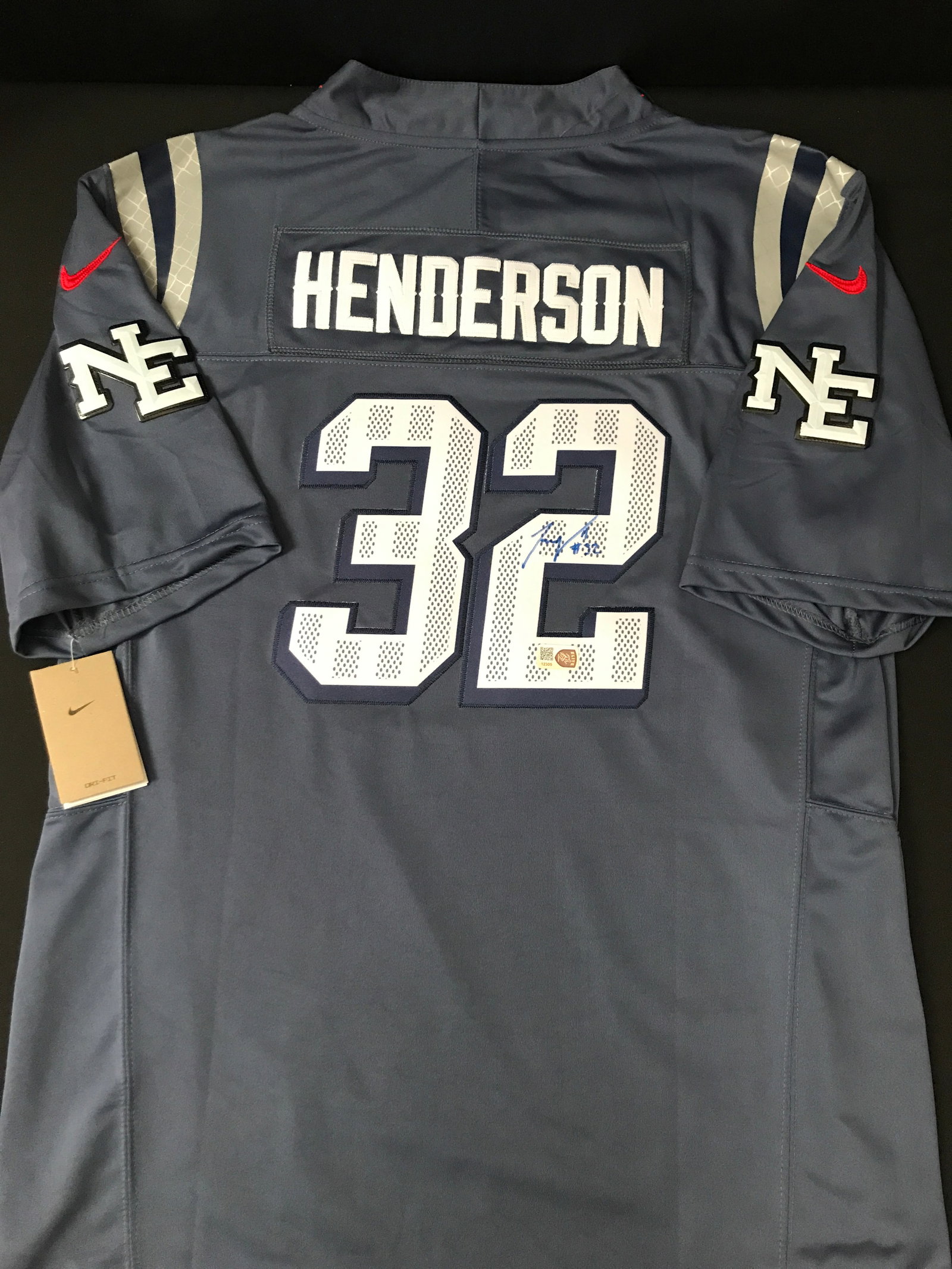 TREVEYON HENDERSON SIGNED NEW ENGLAND PATRIOTS CUSTOM JERSEY - ELITE COA: Prices are in Canadian dollars