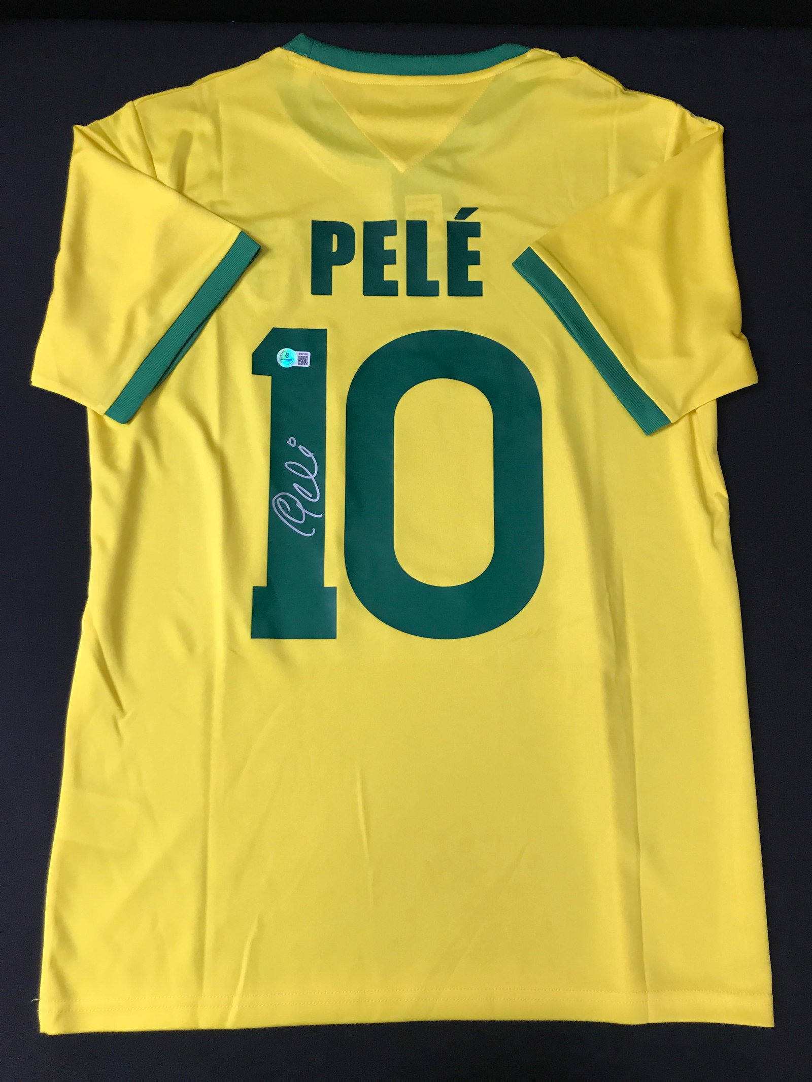 PELE SIGNED BRASIL SOCCER JERSEY - BECKETT COA: Prices are in Canadian dollars