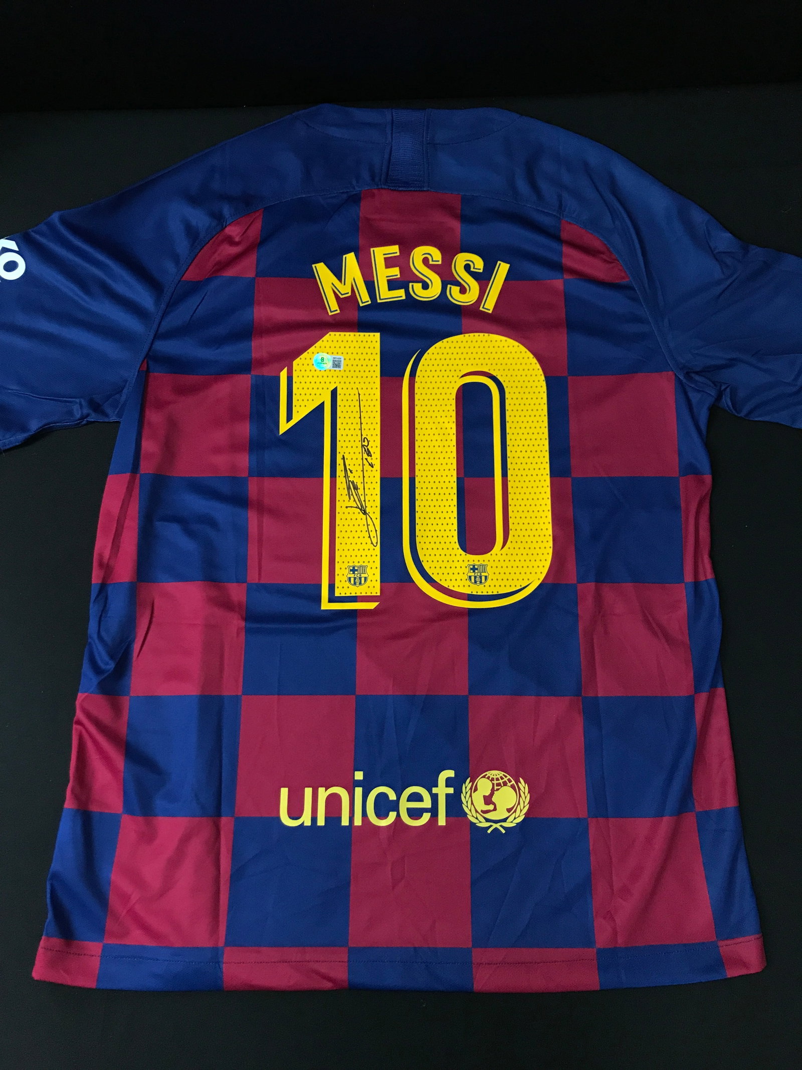 LIONEL MESSI SIGNED F.C BARCELONA SOCCER JERSEY - BECKETT COA: Prices are in Canadian dollars