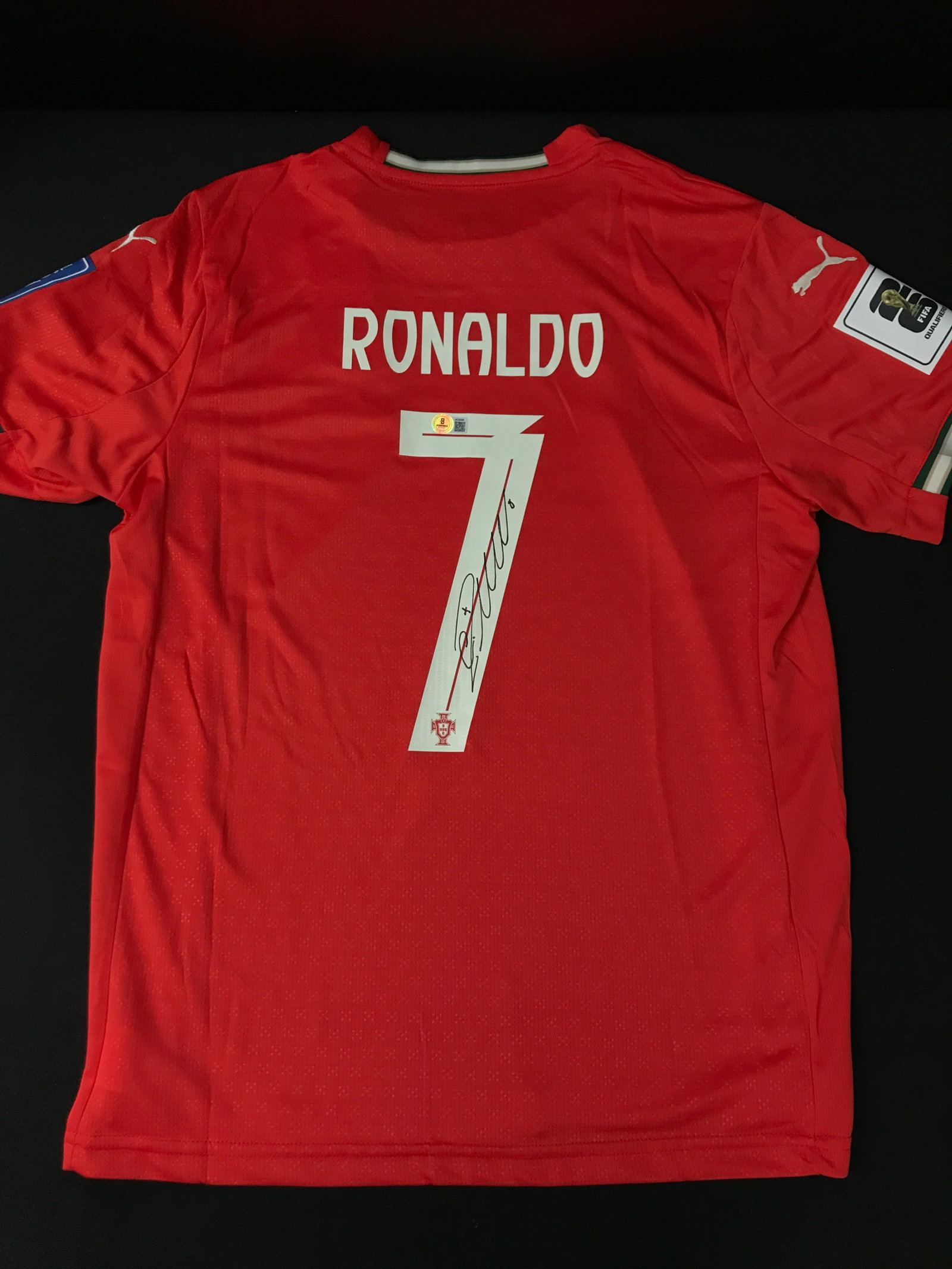 CRISTIANO RONALDO SIGNED PORTUGAL JERSEY - BECKETT COA: Prices are in Canadian dollars