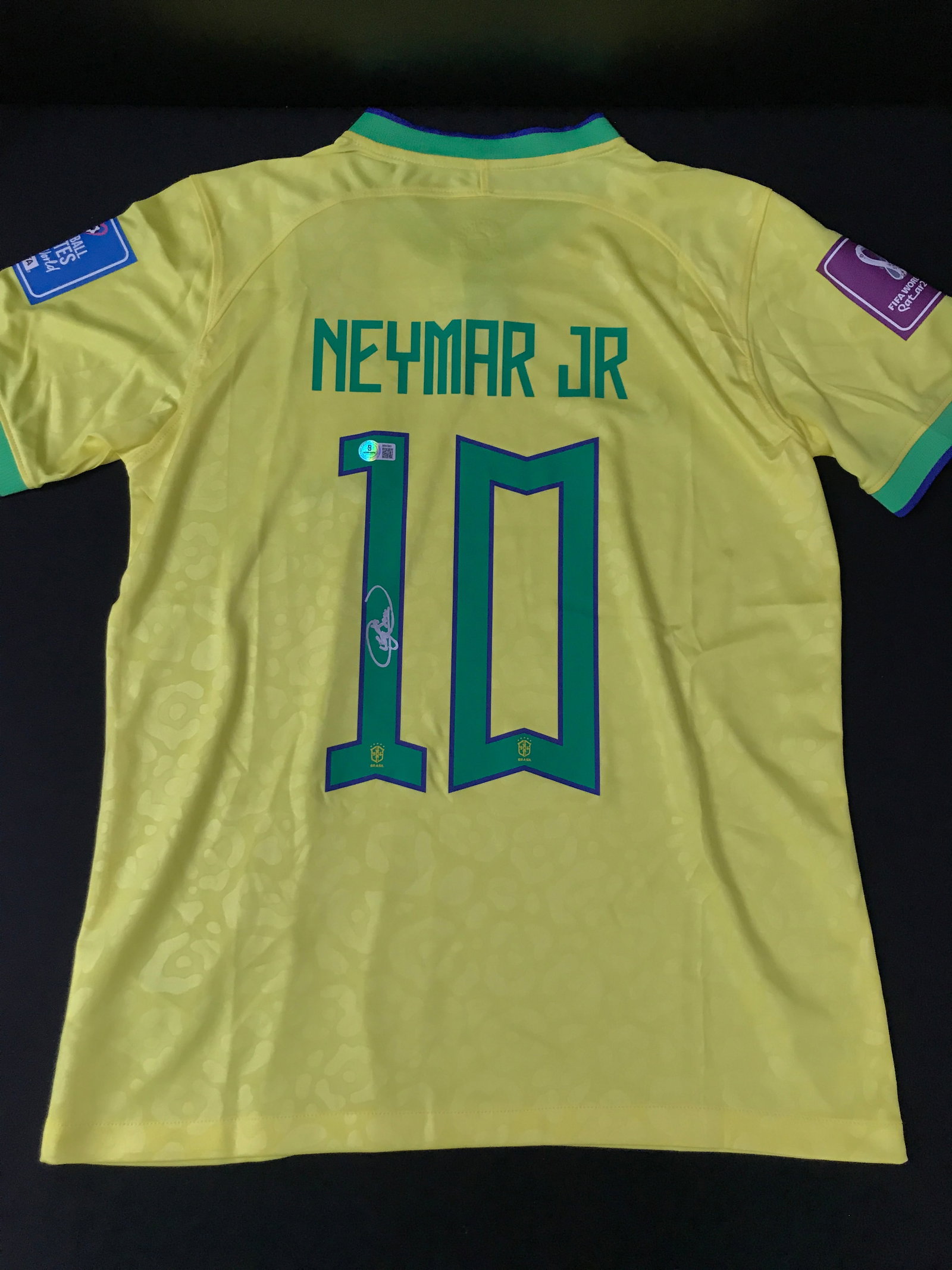 NEYMAR JR SIGNED BRASIL JERSEY - BECKETT COA: Prices are in Canadian dollars