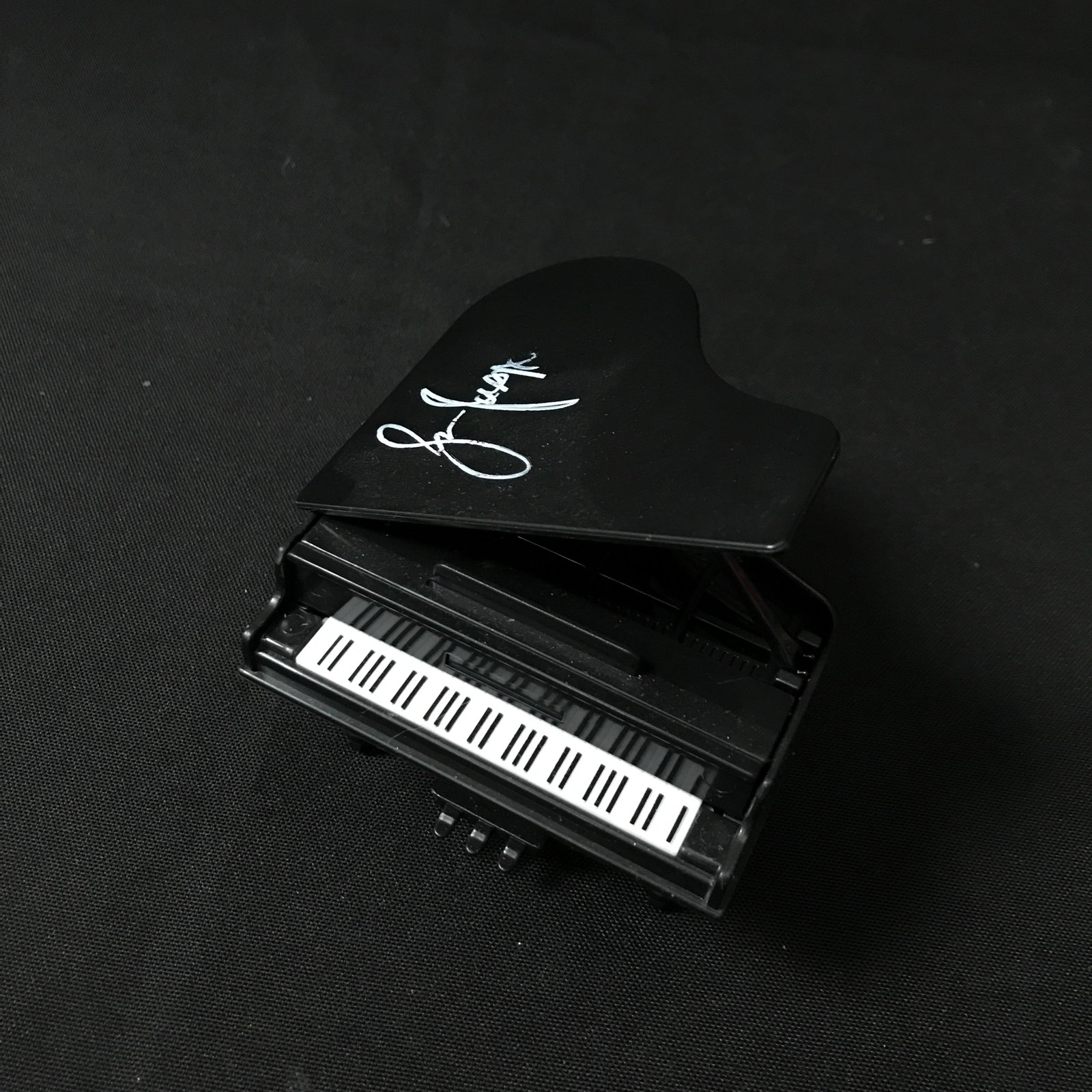 JAMIE FOXX SIGNED MINI PIANO - ACE COA: Prices are in Canadian dollars