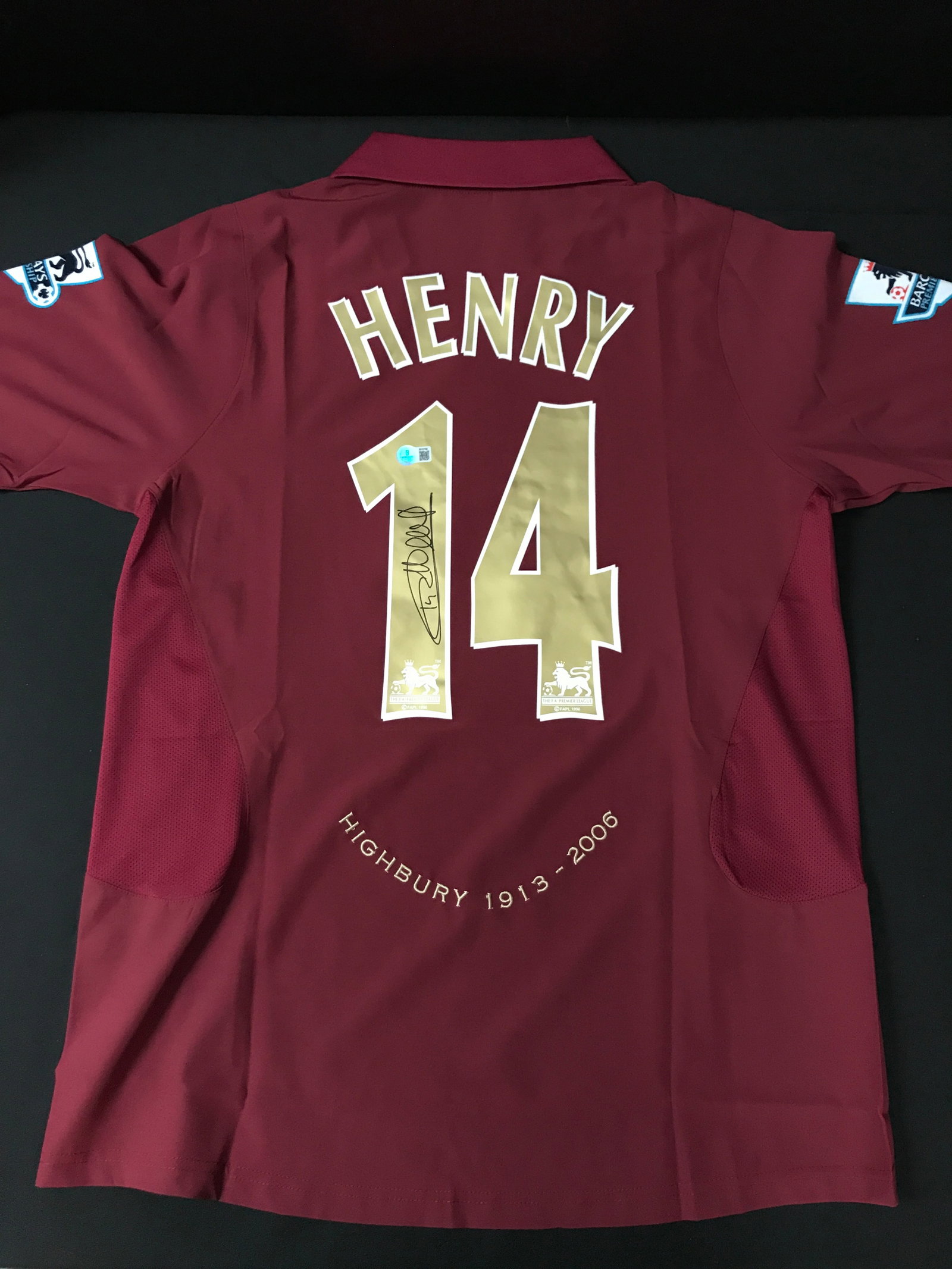 THEIRY HENRY SIGNED ARSENAL SOCCER JERSEY - BECKETT COA: Prices are in Canadian dollars