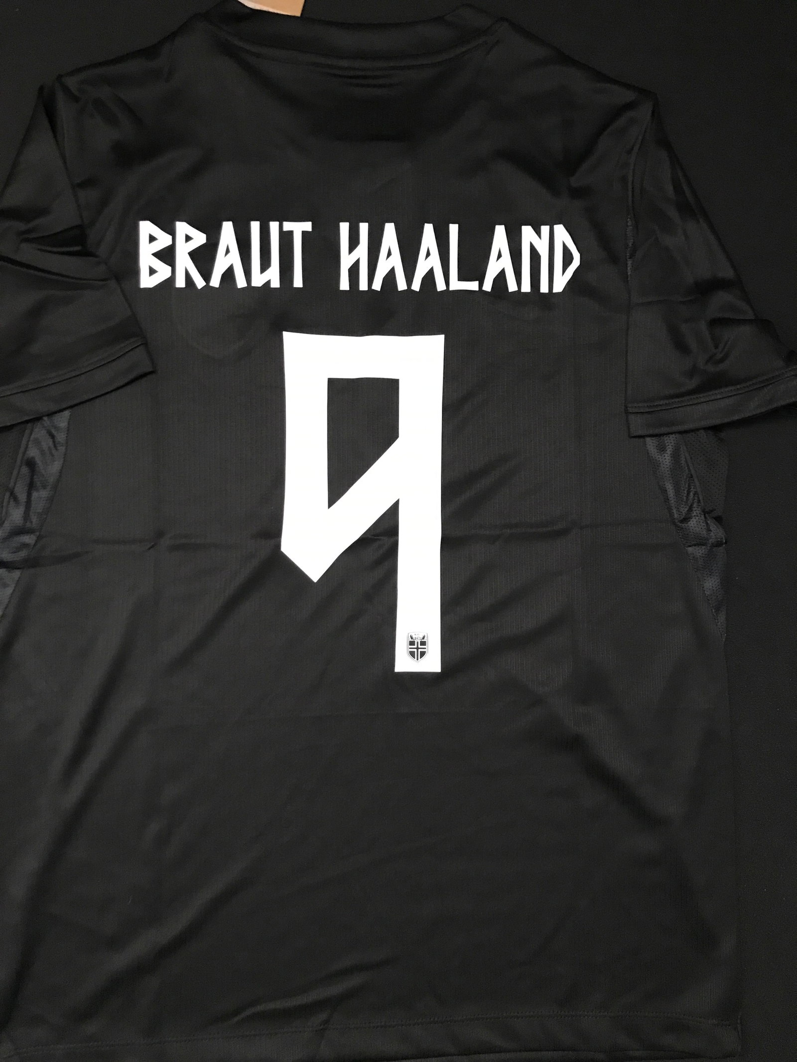ERLING BRUAT HAALAND NEW WITH TAGS SOCCER JERSEY: Prices are in Canadian dollars