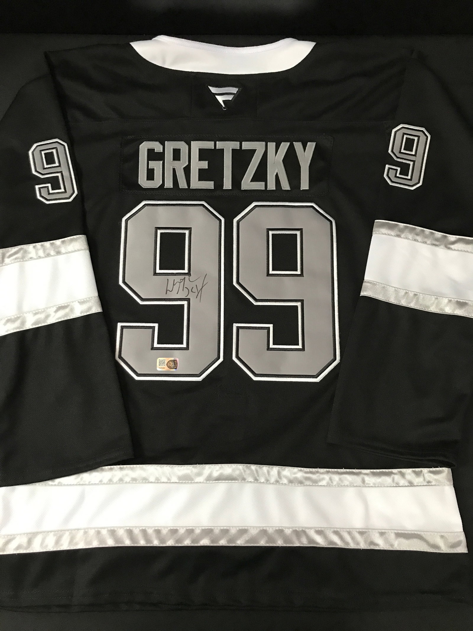 WAYNE GRETZKY SIGNED LOS ANGELES KINGS CUSTOM HOCKEY JERSEY - ELITE COA (1 of 3)