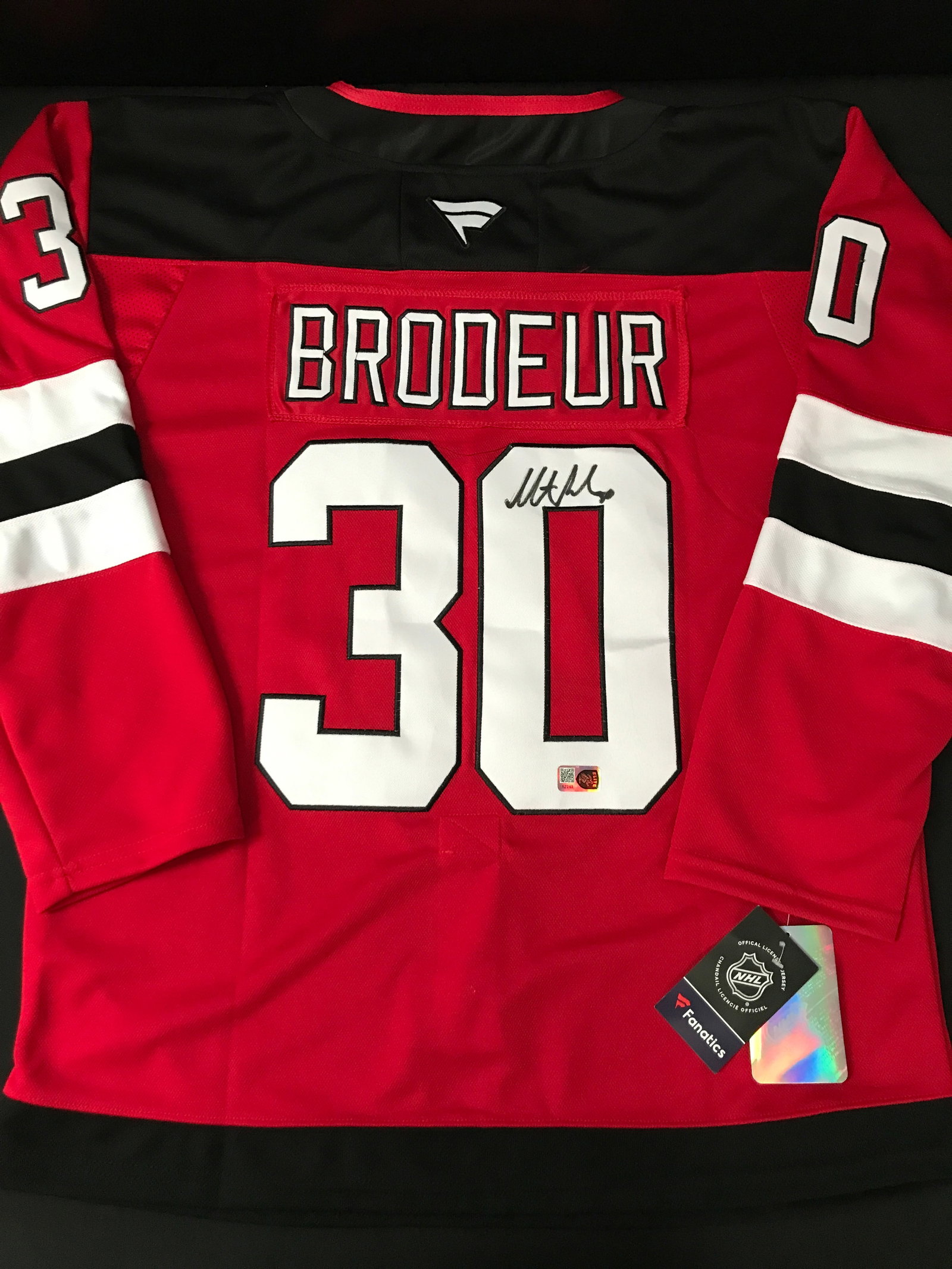 MARTIN BRODEUR SIGNED NEW JERSEY DEVILS CUSTOM HOCKEY JERSEY - ELITE COA: Prices are in Canadian dollars