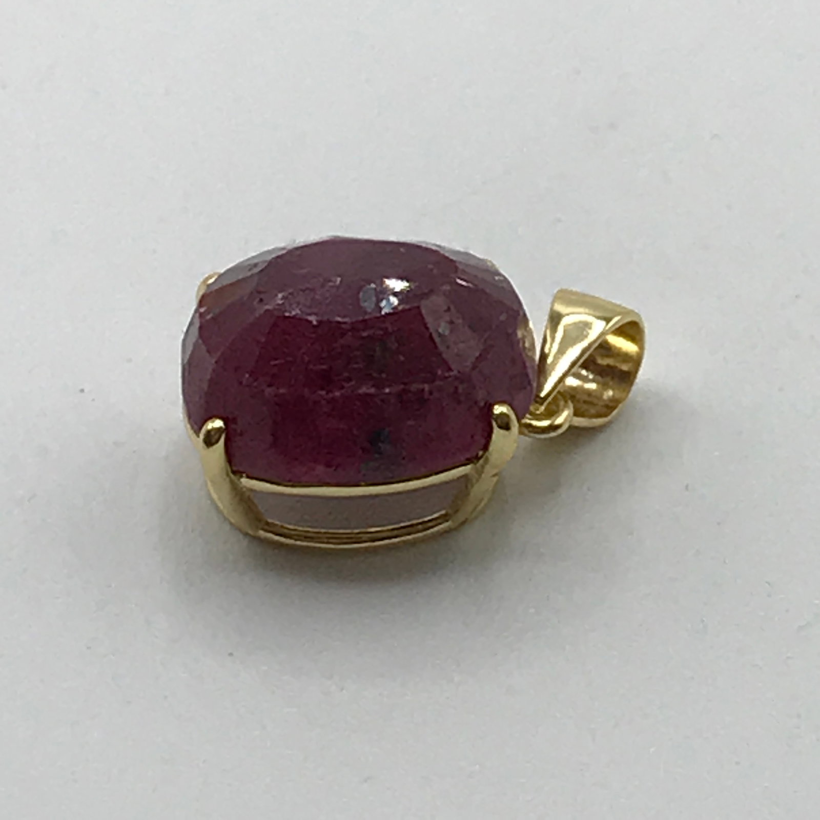 RUBY PENDANT 6.4CTS AA - JEWEL SCAN REPLACEMENT VALUE $4,842: Prices are in Canadian dollars