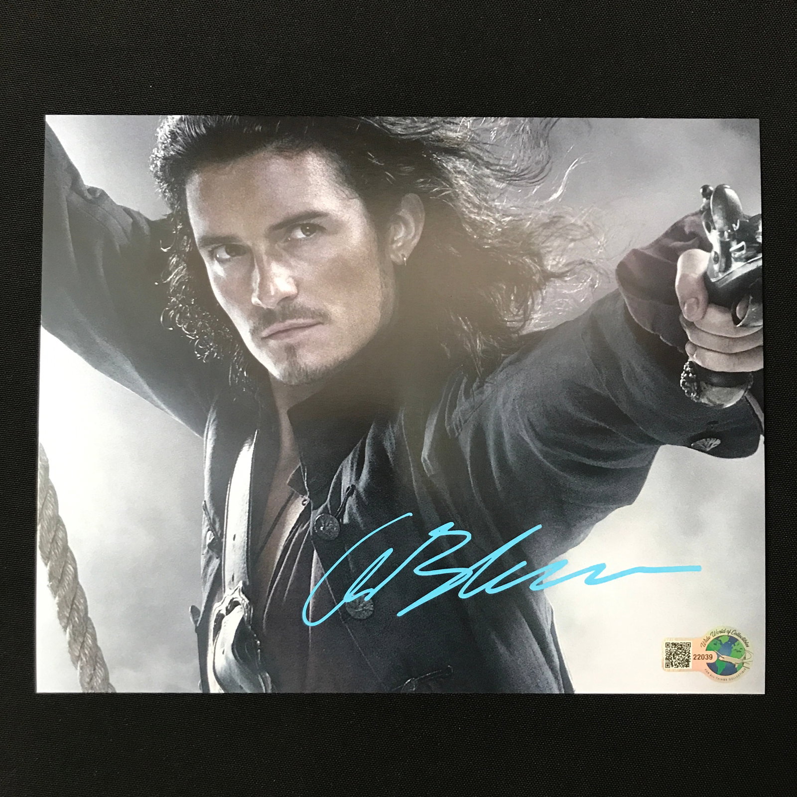 ORLANDO BLOOM SIGNED PIRATES OF THE CARIBBEAN 8X10 - WWOC COA (1 of 1)
