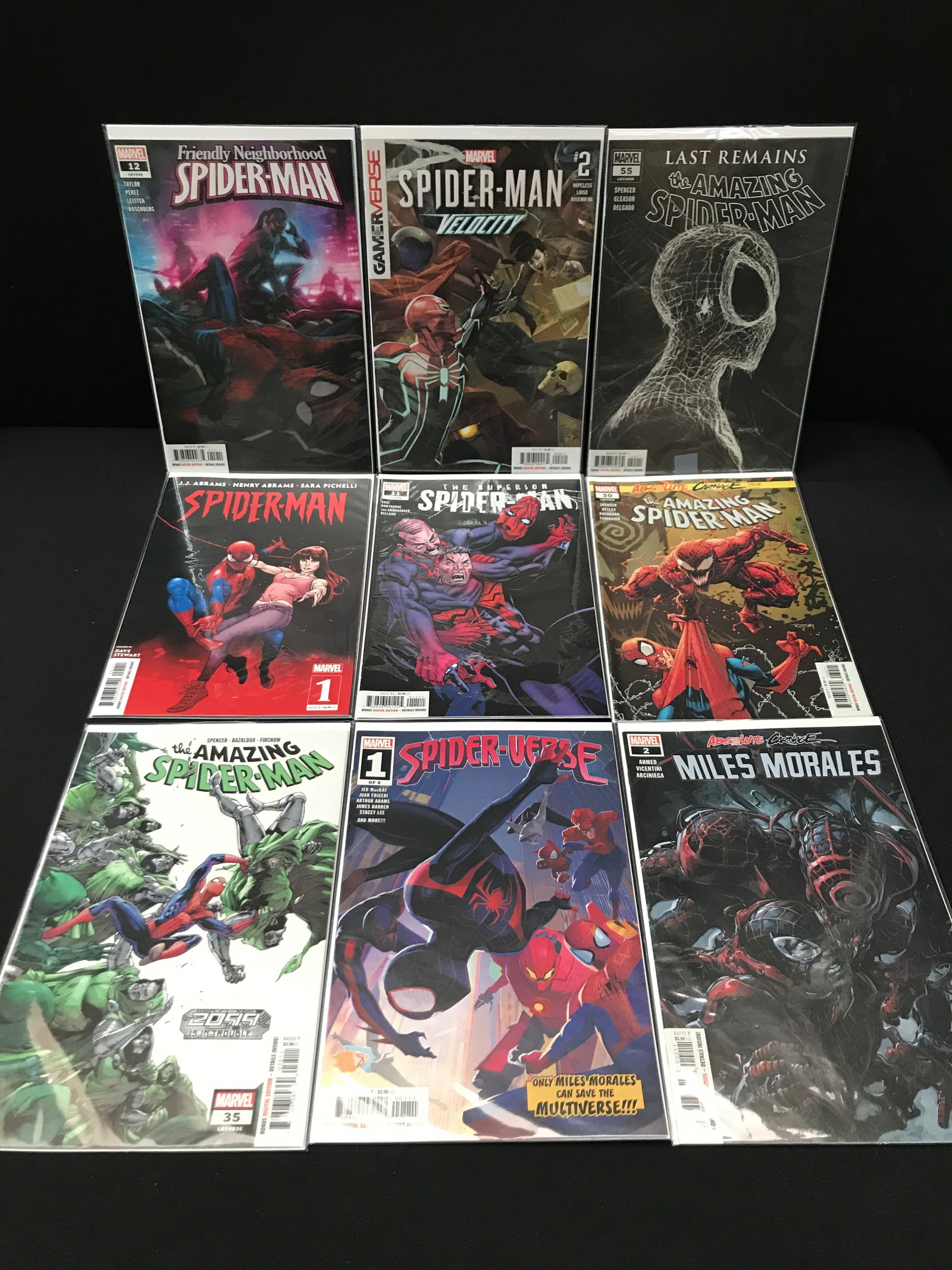 LOT OF 9 COMICS FEATURING SPIDERMAN - MARVEL COMICS (1 of 1)