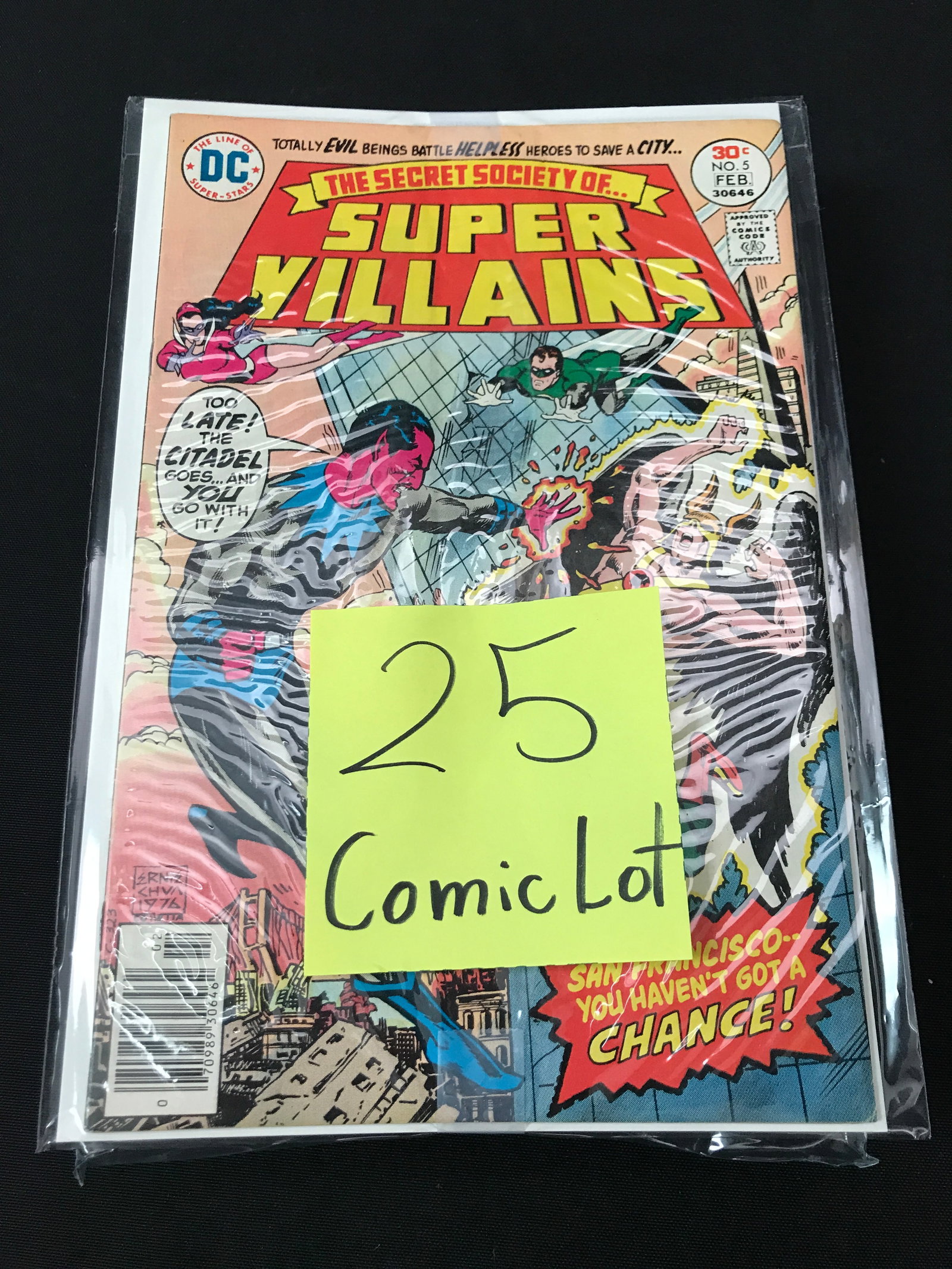 LOT OF 25 COMICS BAGGED AND BOARDED (MAINLY SUPERHERO): Prices are in Canadian dollars