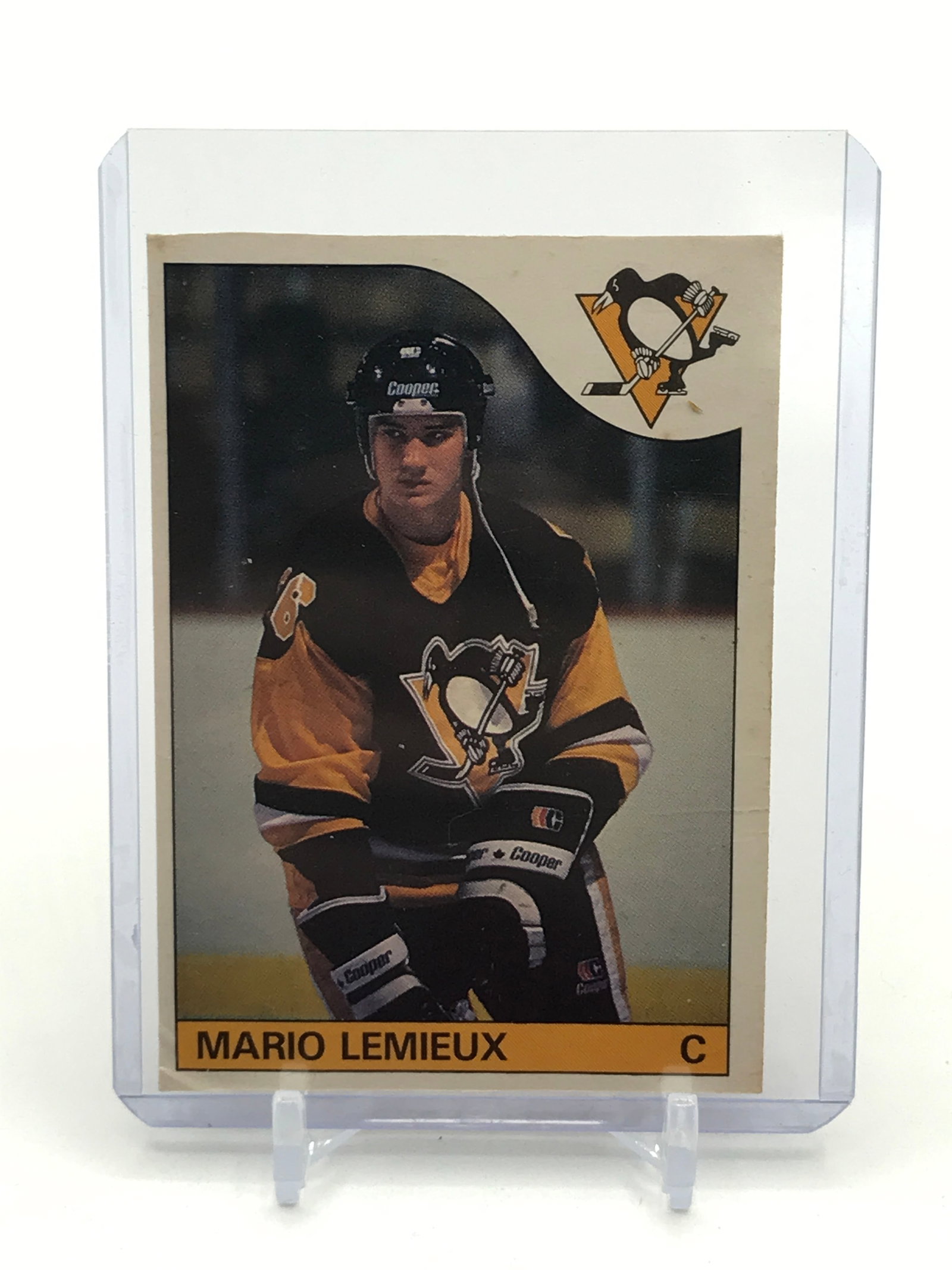 1985 OPC MARIO LEMIEUX ROOKIE CARD (1 of 2)