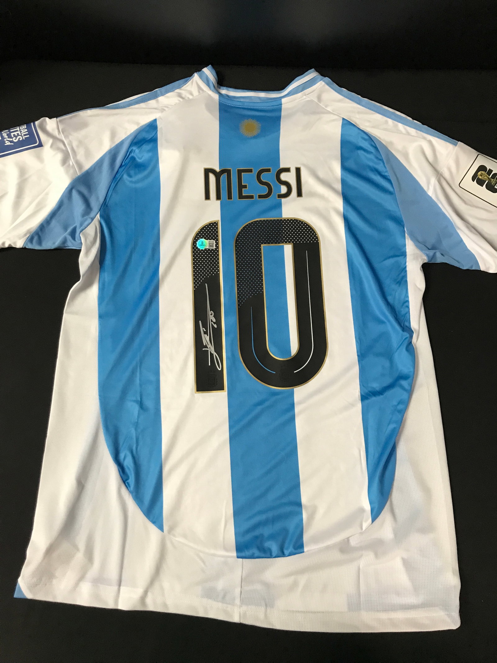 LIONEL MESSI SIGNED ARGENTINA SOCCER JERSEY - BECKETT COA: Prices are in Canadian dollars