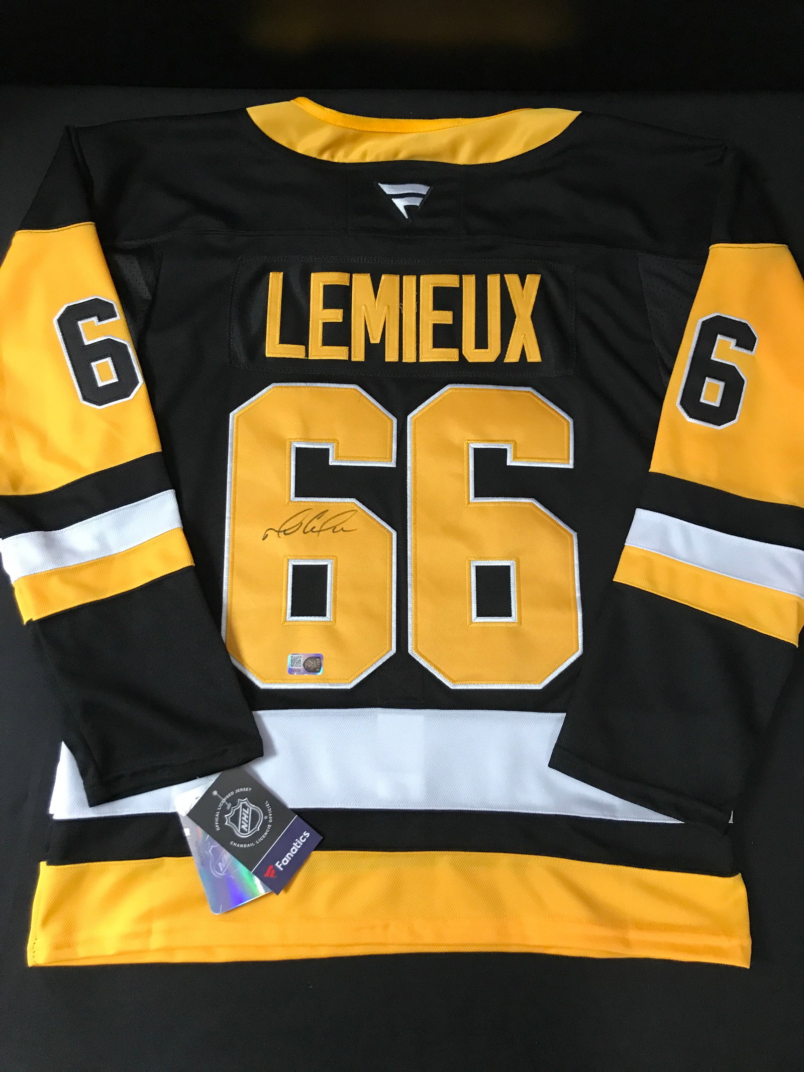 MARIO LEMIEUX SIGNED PITTSBURGH PENGUINS CUSTOM HOCKEY JERSEY - ELITE COA (1 of 3)
