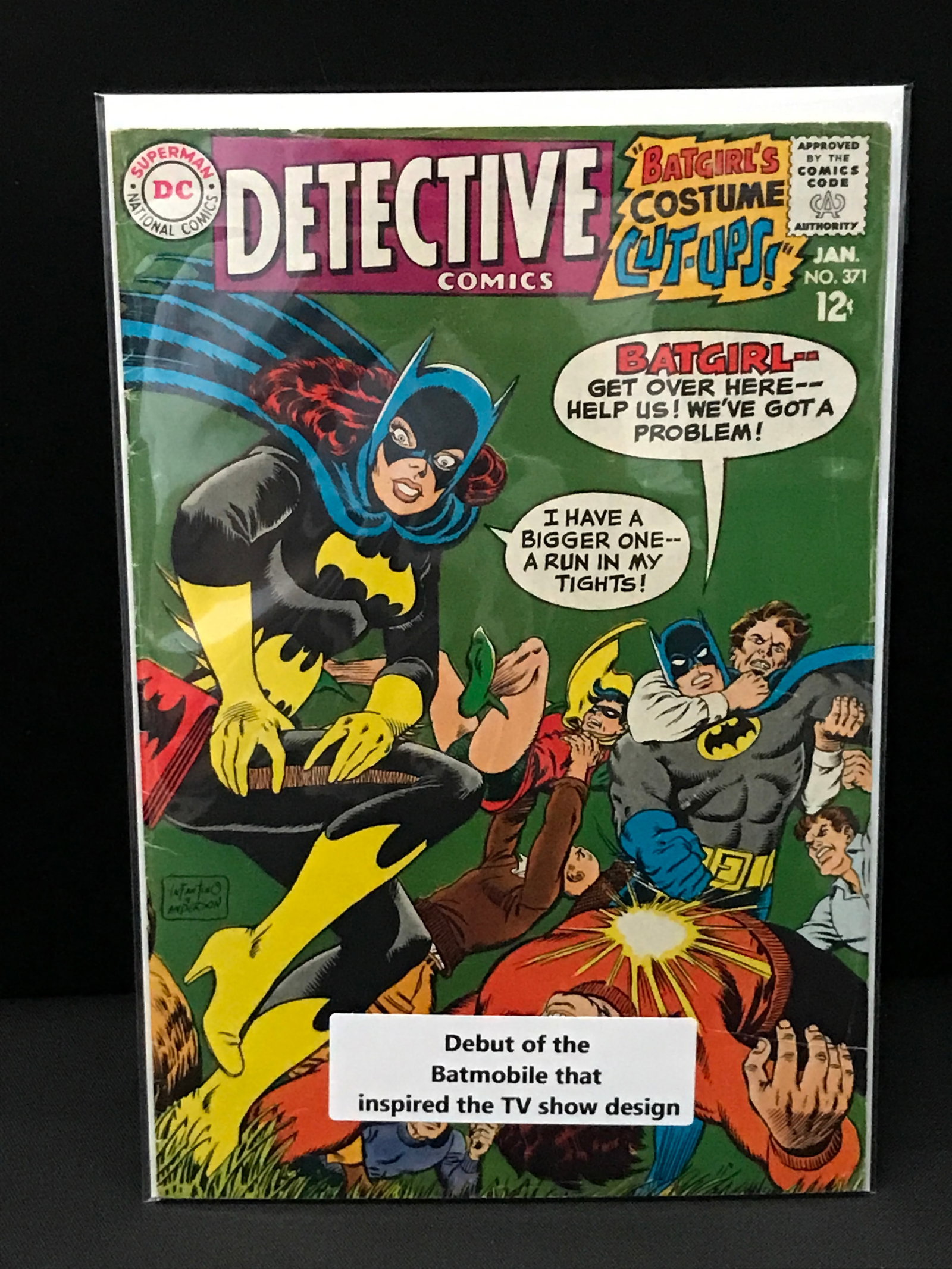 DETECTIVE COMICS #371 DEBUT OF BATMOBILE - DC COMICS (1 of 1)