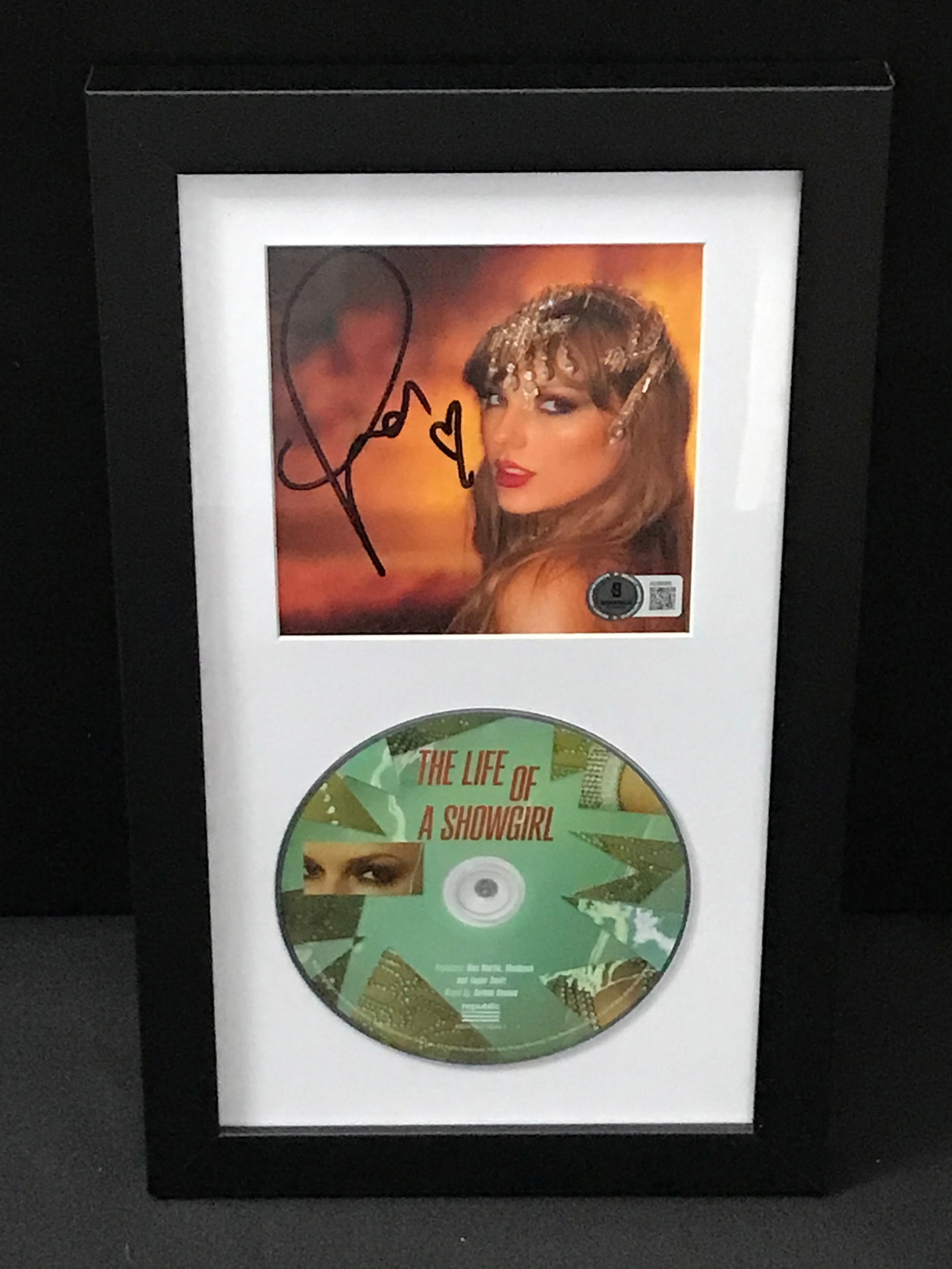 TAYLOR SWIFT SIGNED AND FRAMED CD SLEEVE - BECKETT COA AND LOA (1 of 3)