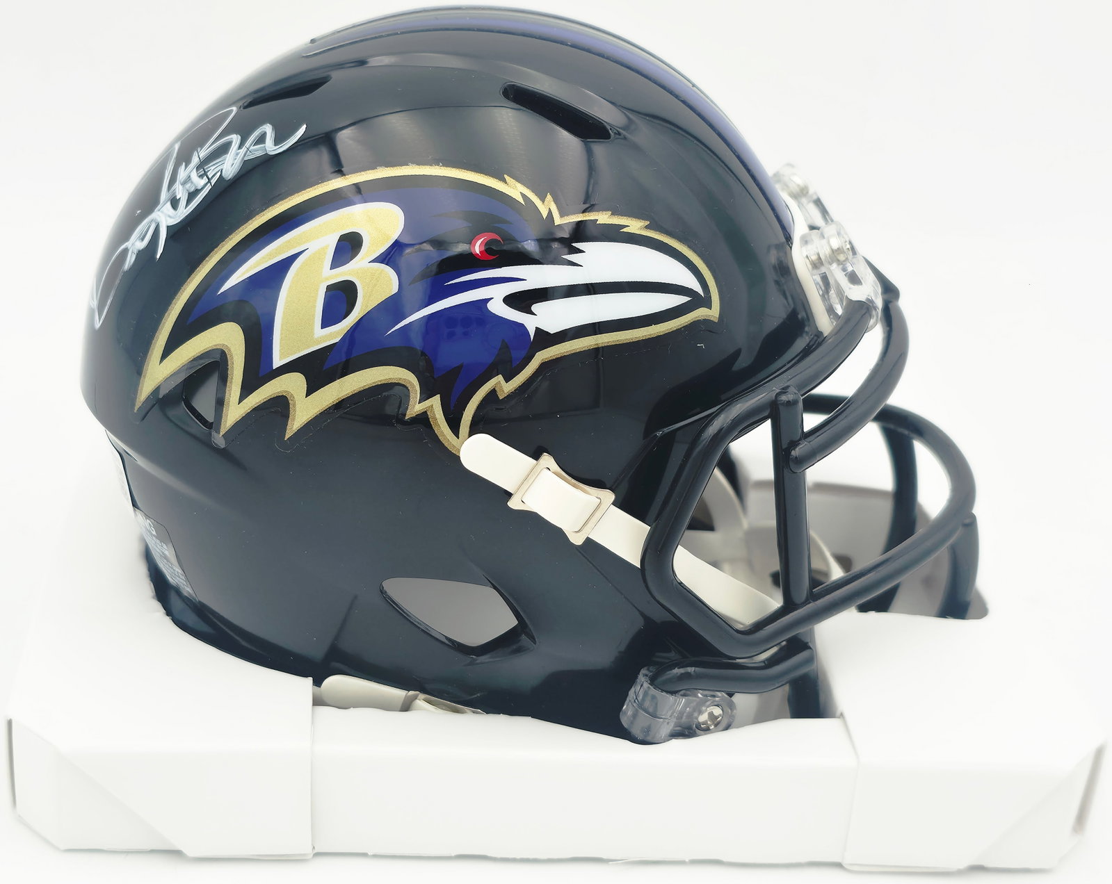 DERRICK HENRY SIGNED BALTIMORE RAVENS MINI HELMET - BECKETT COA (1 of 4)
