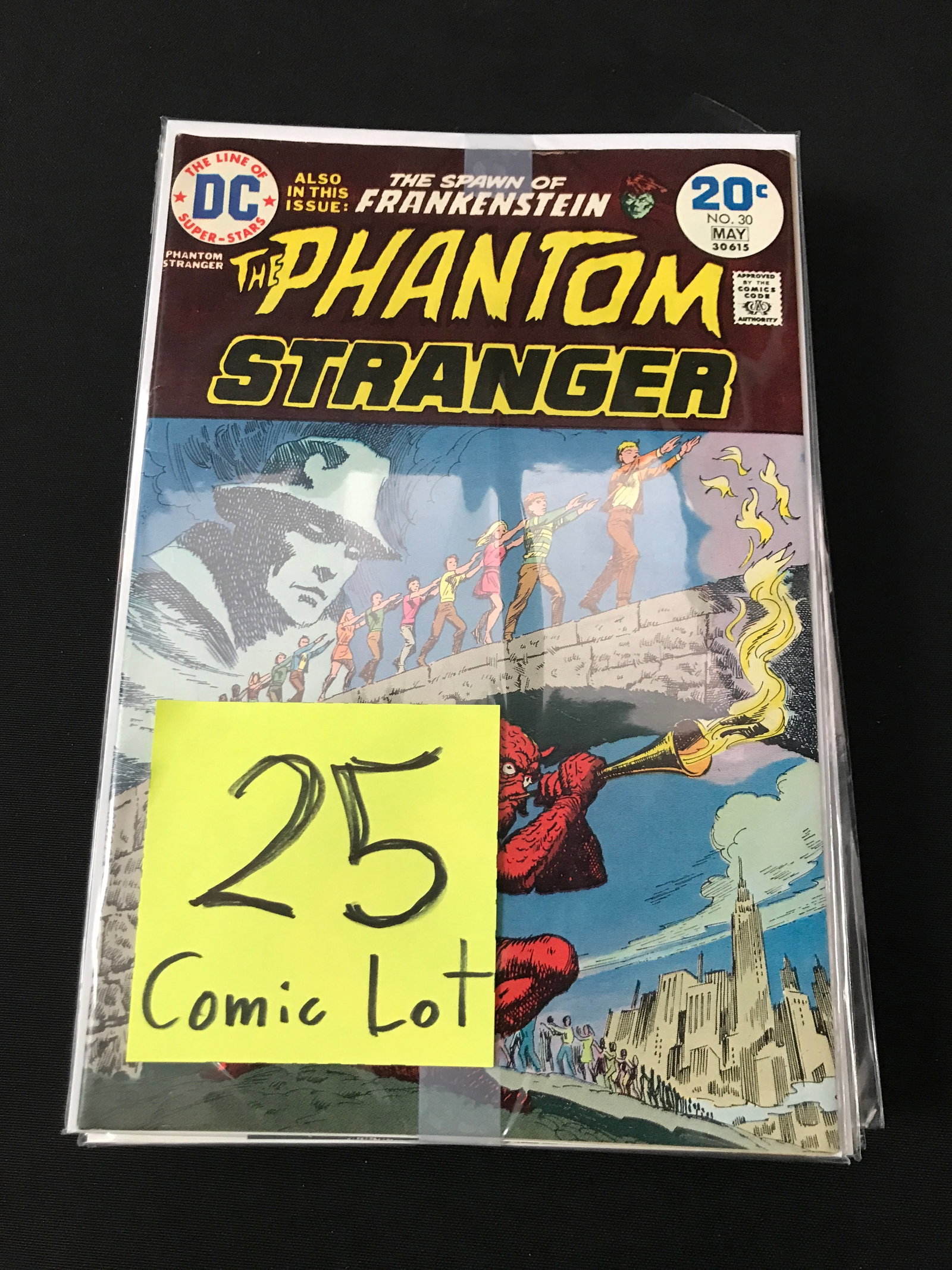 LOT OF 25 COMICS BAGGED AND BOARDED MAINLY SUPERHERO: Prices are in Canadian dollars