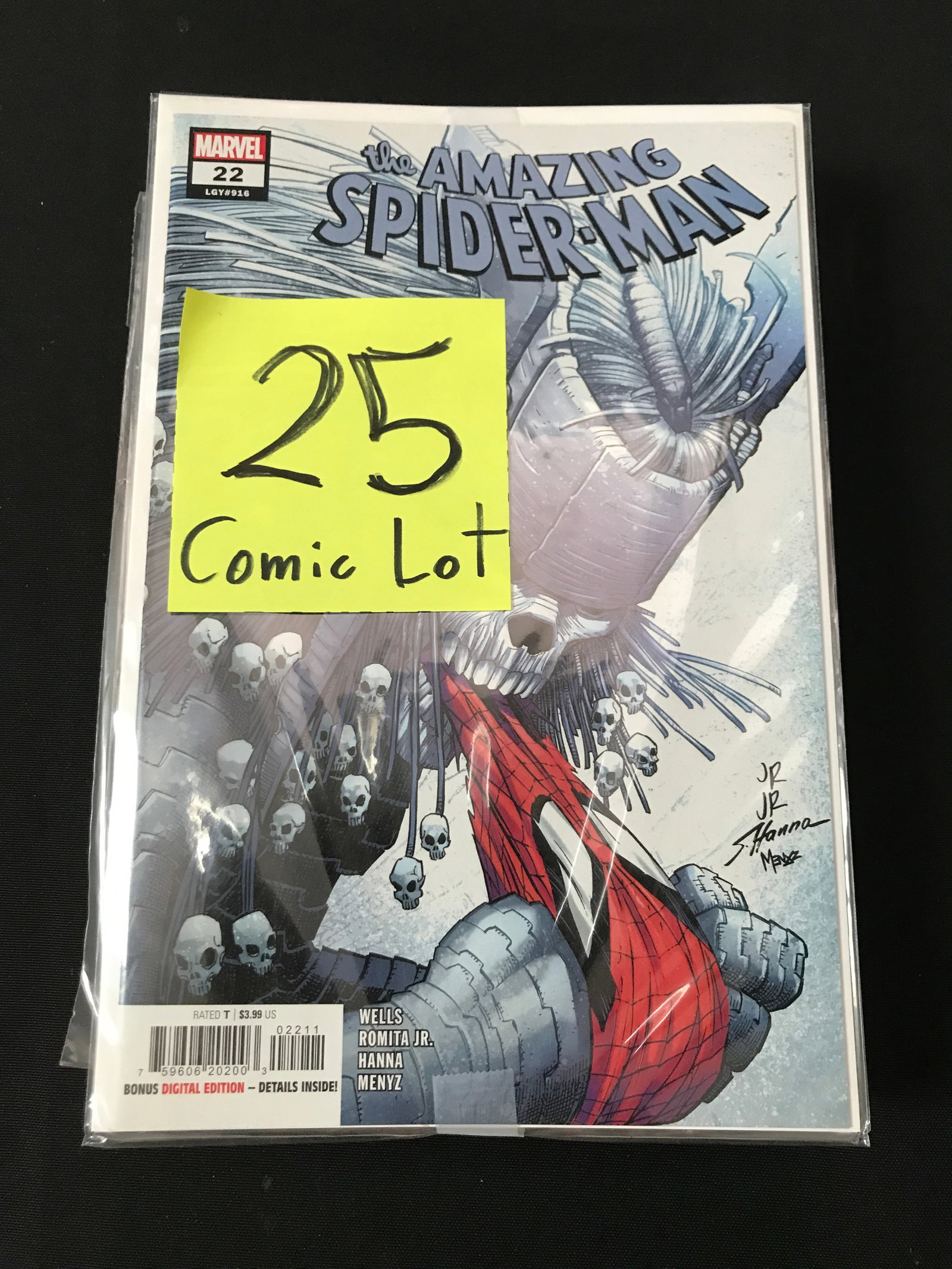 LOT OF 25 COMICS BAGGED AND BOARDED MAINLY SUPERHERO: Prices are in Canadian dollars