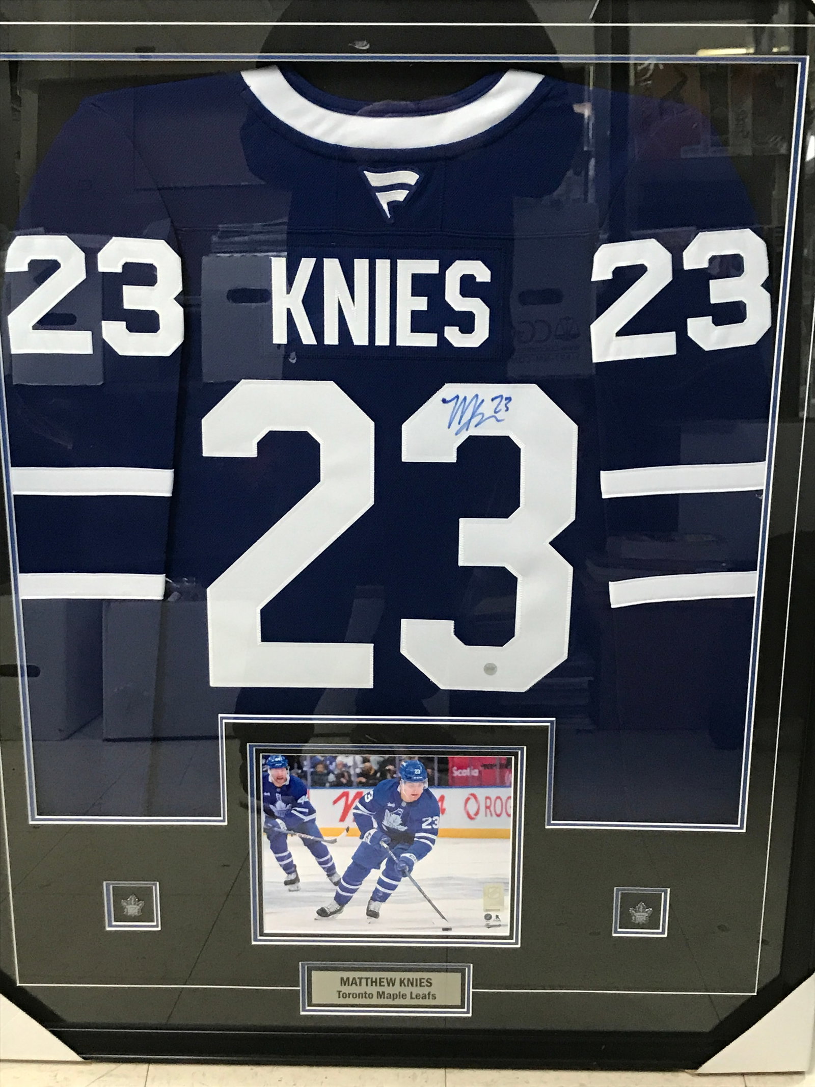 MATTHEW KNIES SIGNED AND FRAMED TORONTO MAPLE LEAFS JERSEY - FRAMEWORTH COA (1 of 3)
