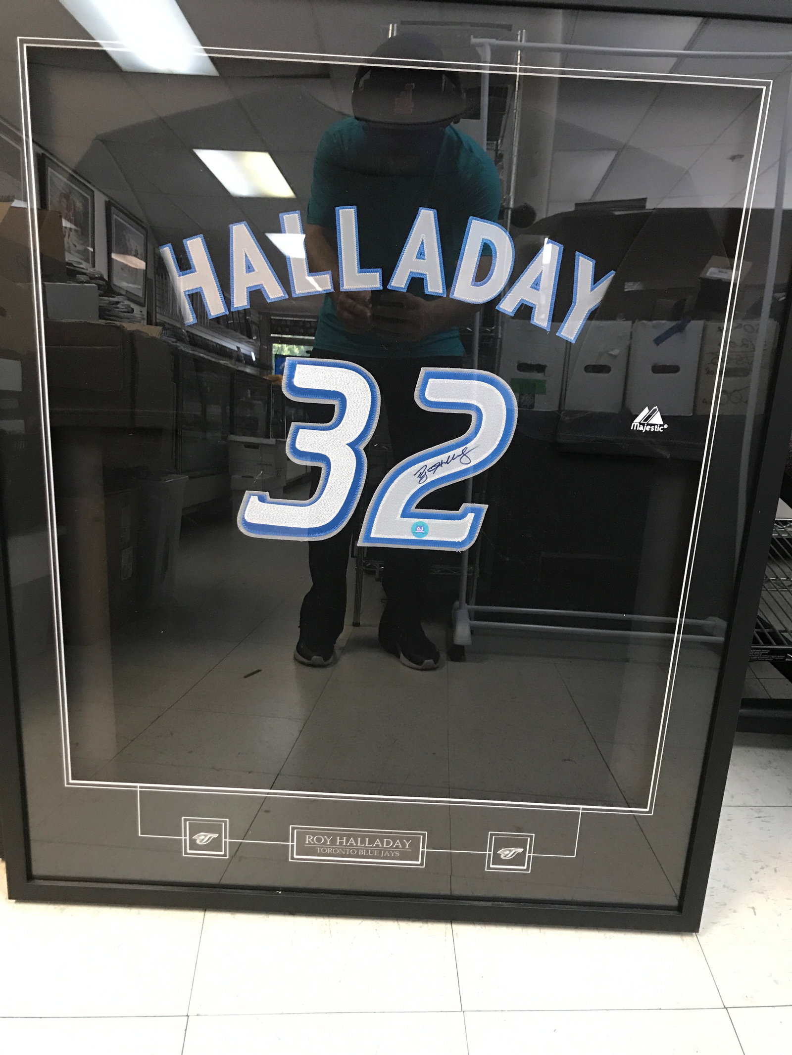 ROY HALLADAY SIGNED AND FRAMED TORONTO BLUE JAYS JERSEY AJ SPORTS COA: Prices are in Canadian dollars