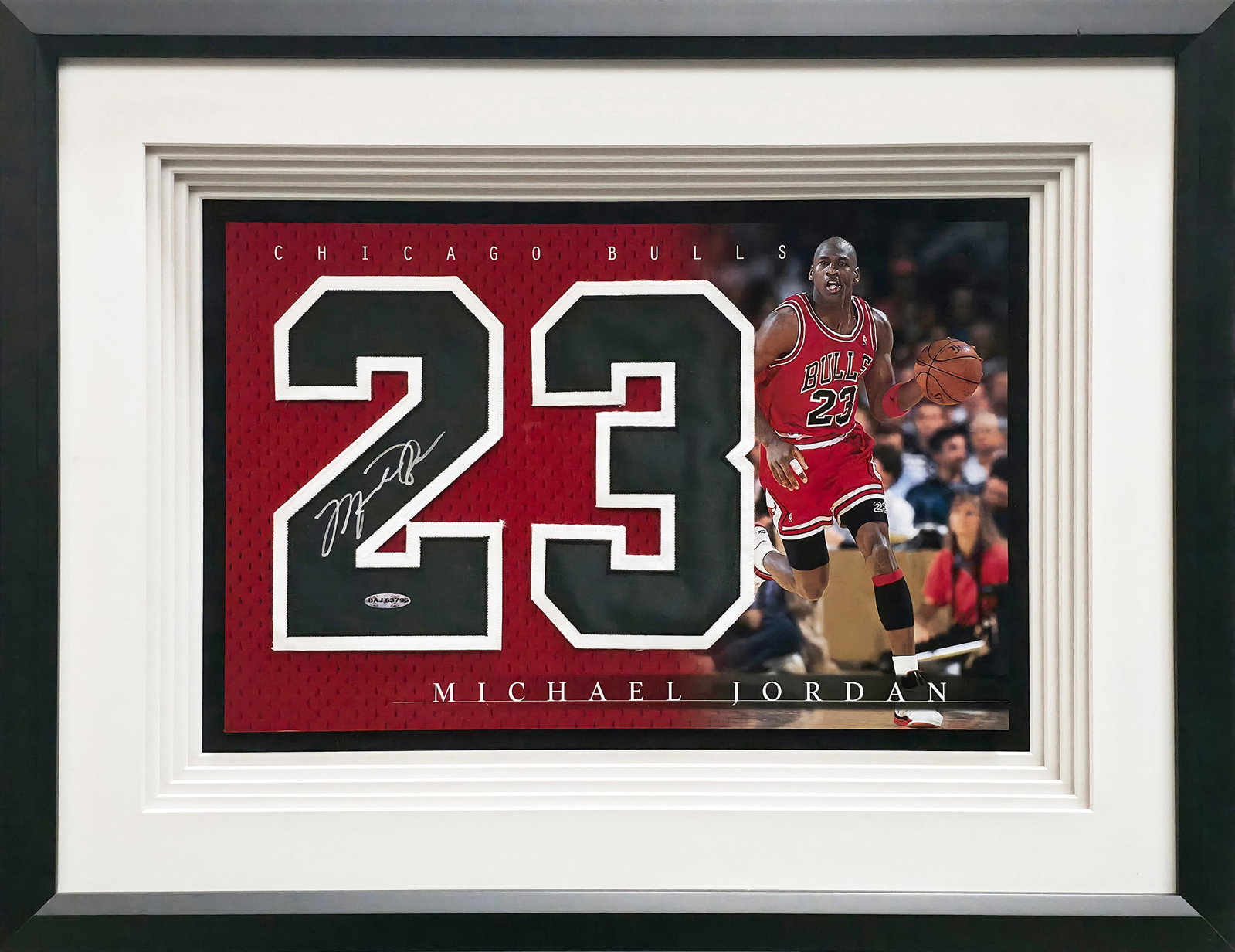 MICHAEL JORDAN SIGNED AND FRAMED JERSEY PRESENTATION PIECE - UPPER DECK COA (1 of 4)