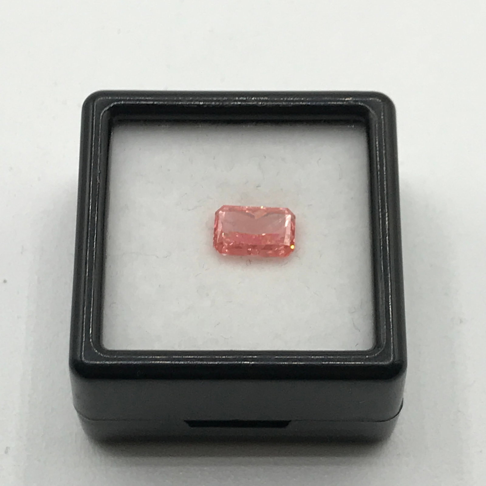 1.08CT VIVID PINK LAB GROWN DIAMOND WITH IGI REPORT: Prices are in Canadian dollars
