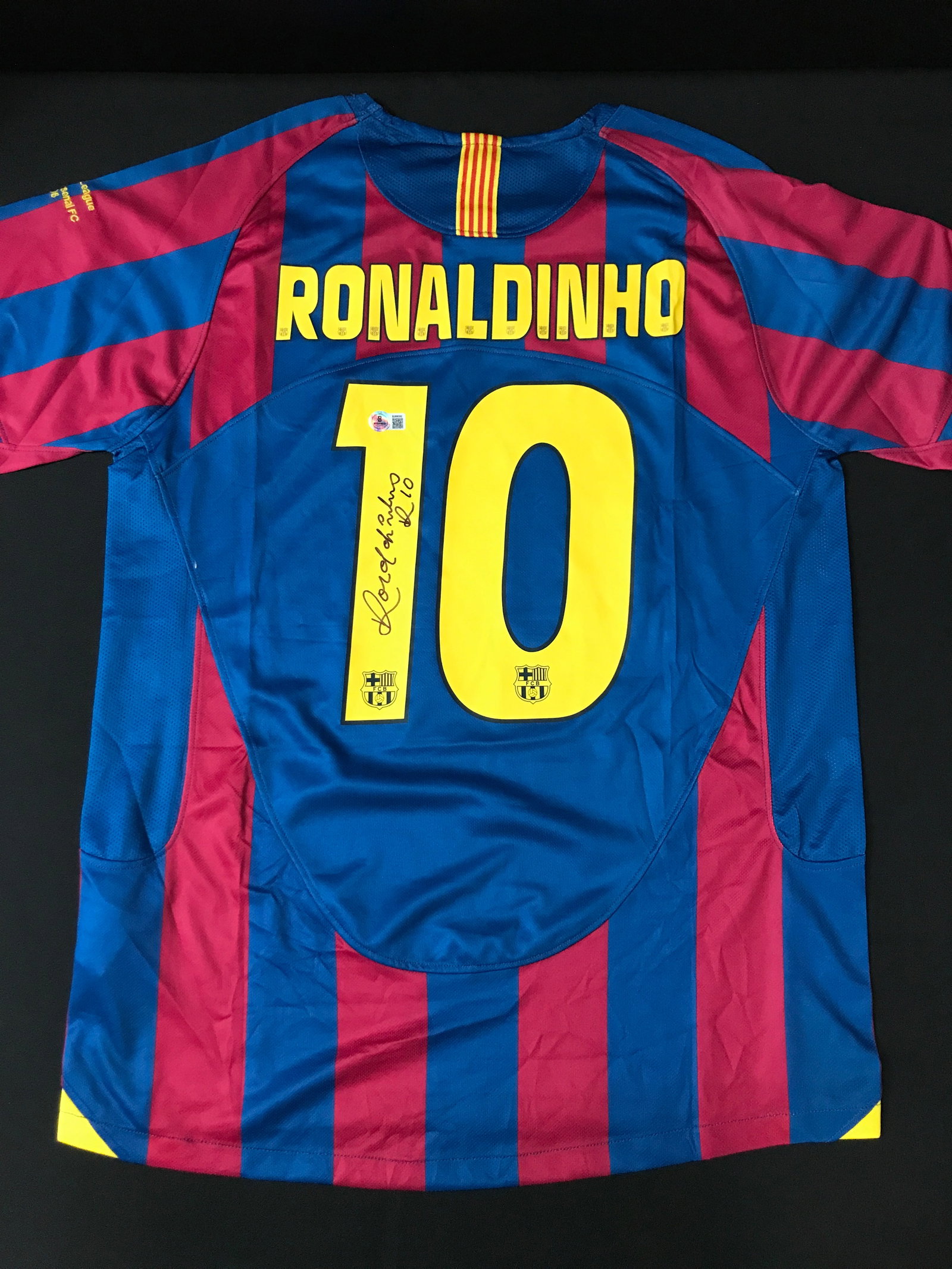 RONALDHINO SIGNED FC BARCELONA JERSEY - BECKETT COA (1 of 3)