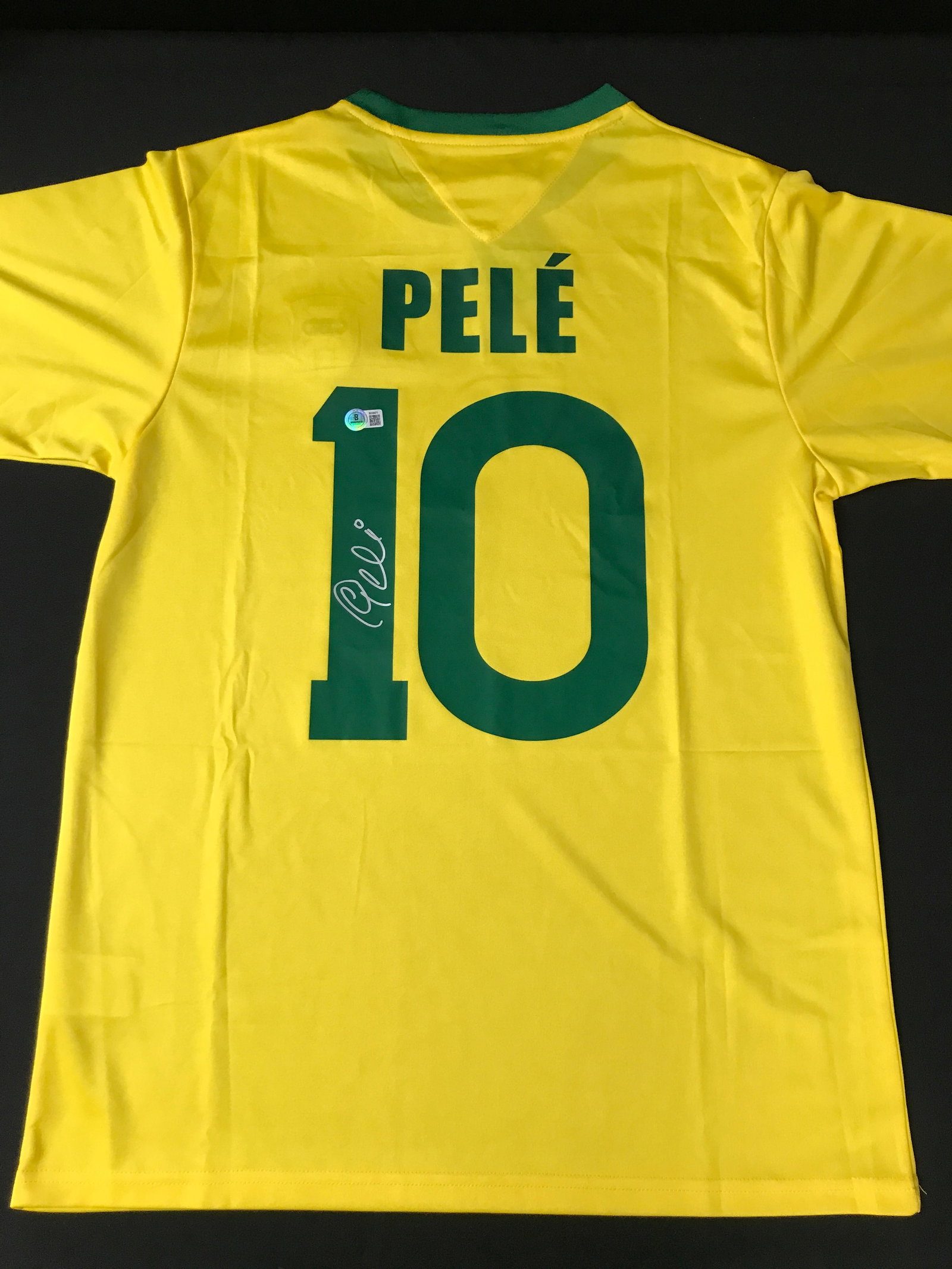 PELE SIGNED BRASIL SOCCER JERSEY - BECKETT COA (1 of 3)