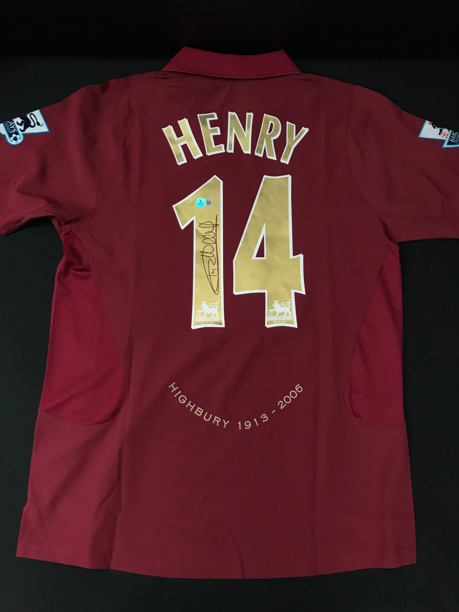THEIRRY HENRY SIGNED ARESNAL SOCCER JERSEY - BECKETT COA: Prices are in Canadian dollars