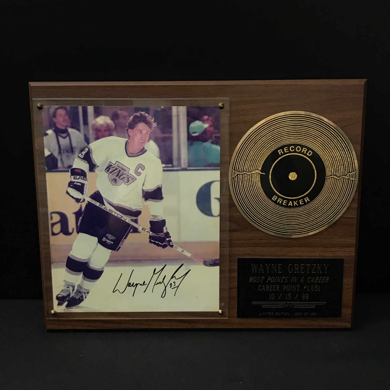 WAYNE GRETZKY SIGNED RECORD BREAKER PLAQUE LTD EDITION 1296/1851 - GOLDIN / SCORE COA: Prices are in Canadian dollars