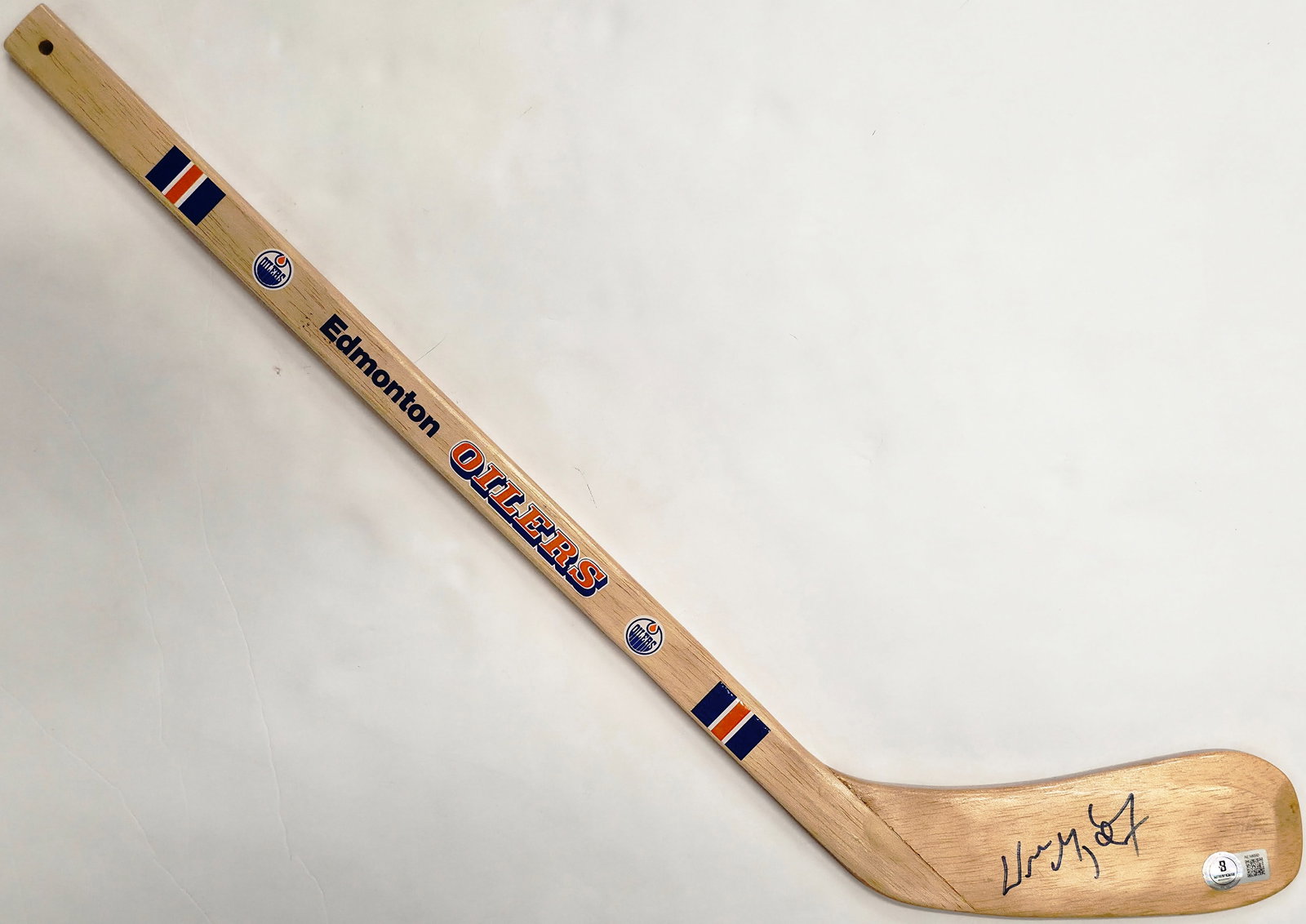 WAYNE GRETZKY SIGNED MINI STICK (BECKETT COA): Prices are in Canadian dollars