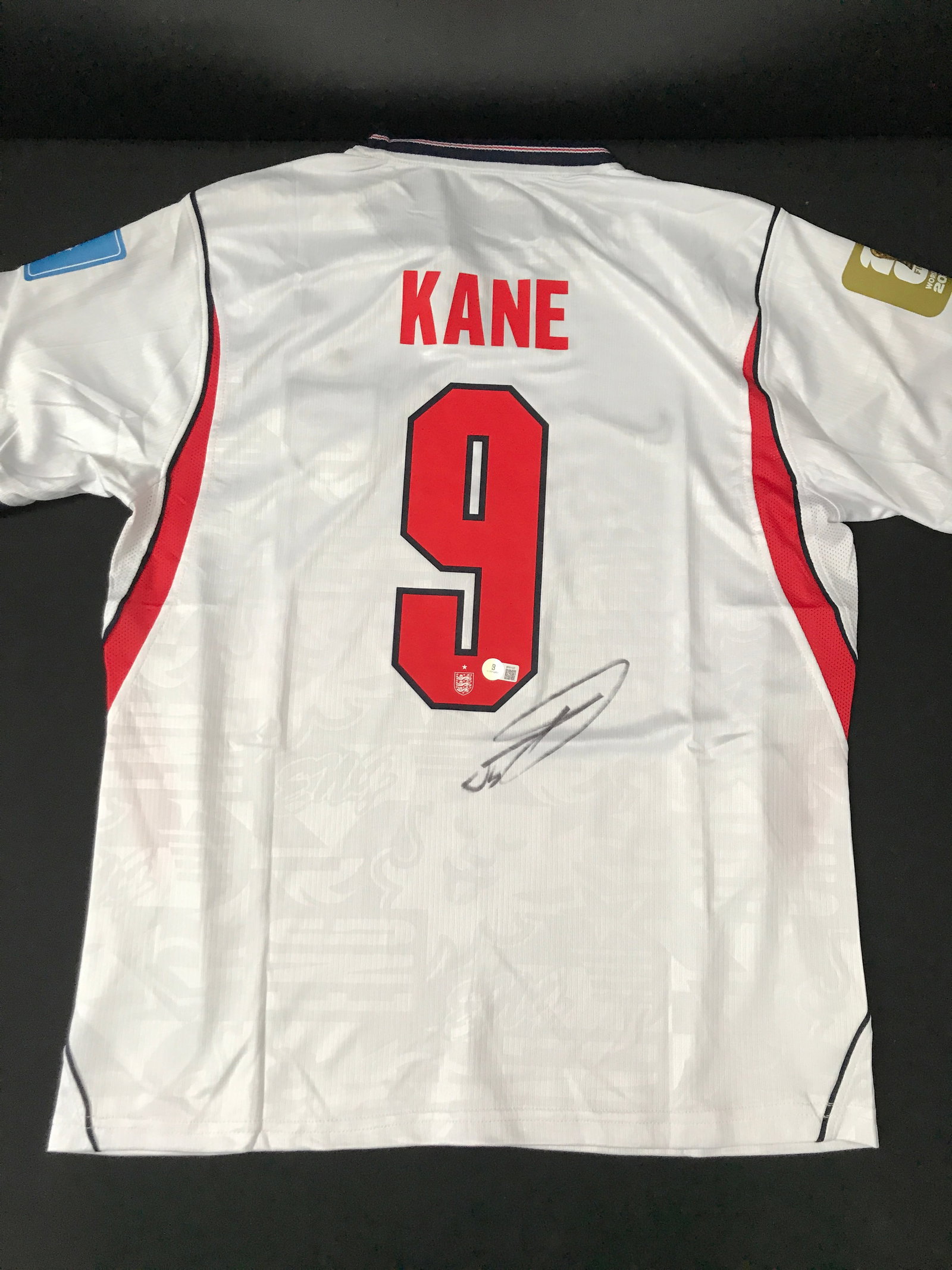 HARRY KANE SIGNED ENGLAND SOCCER JERSEY - BECKETT COA: Prices are in Canadian dollars