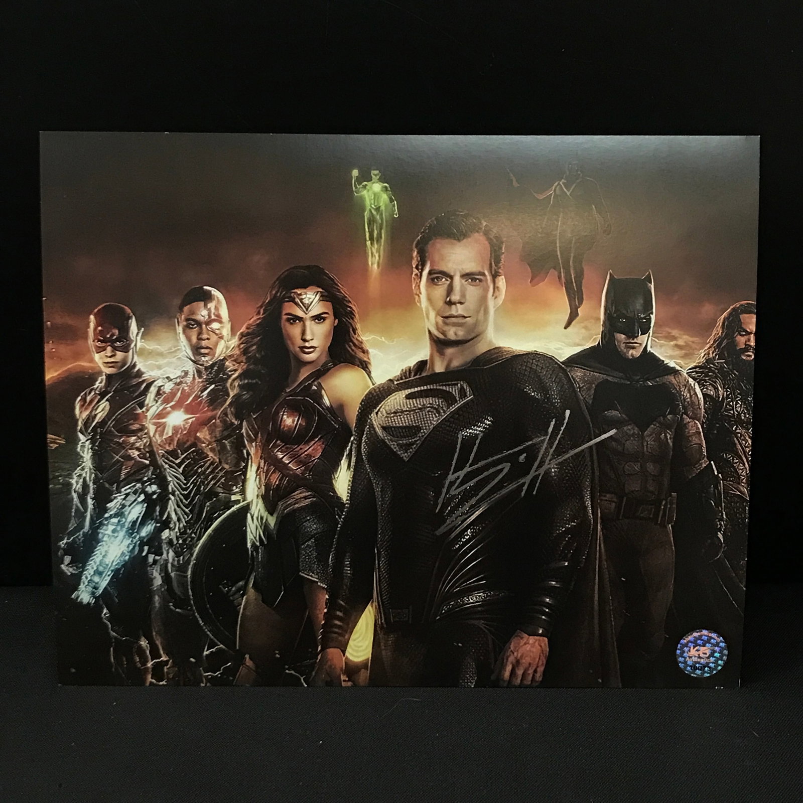 HENRY CAVILL SIGNED JUSTICE LEAGUE 8X10 - KB COA: Prices are in Canadian dollars