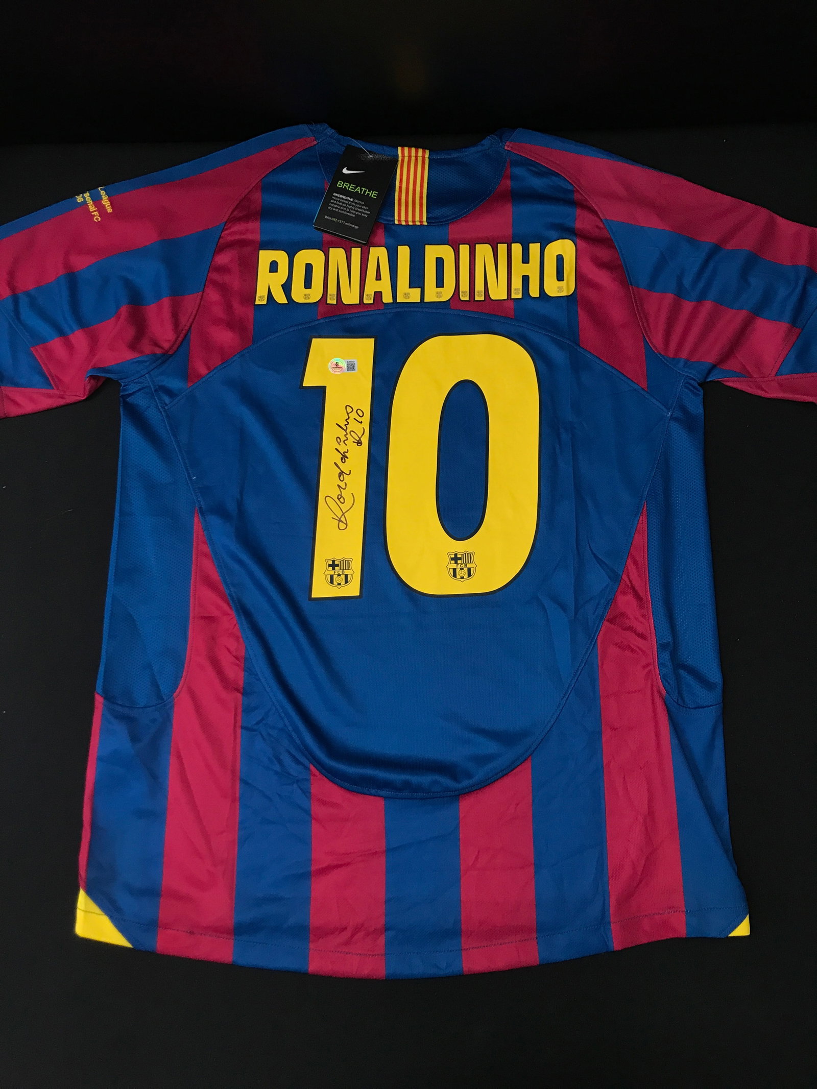 RONALDHINO SIGNED FC BARCELONA SOCCER JERSEY - BECKETT COA (1 of 3)