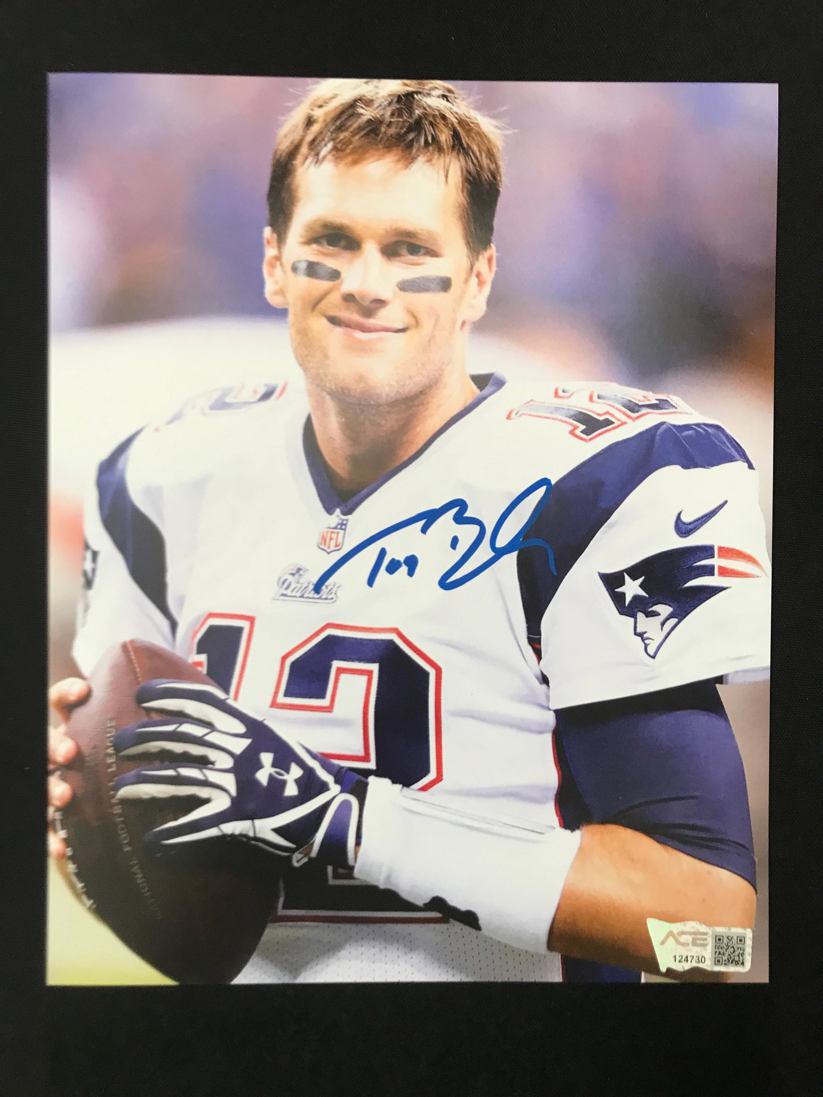 TOM BRADY SIGNED NEW ENGLAND PATRIOTS 8X10 - ACE COA (1 of 1)