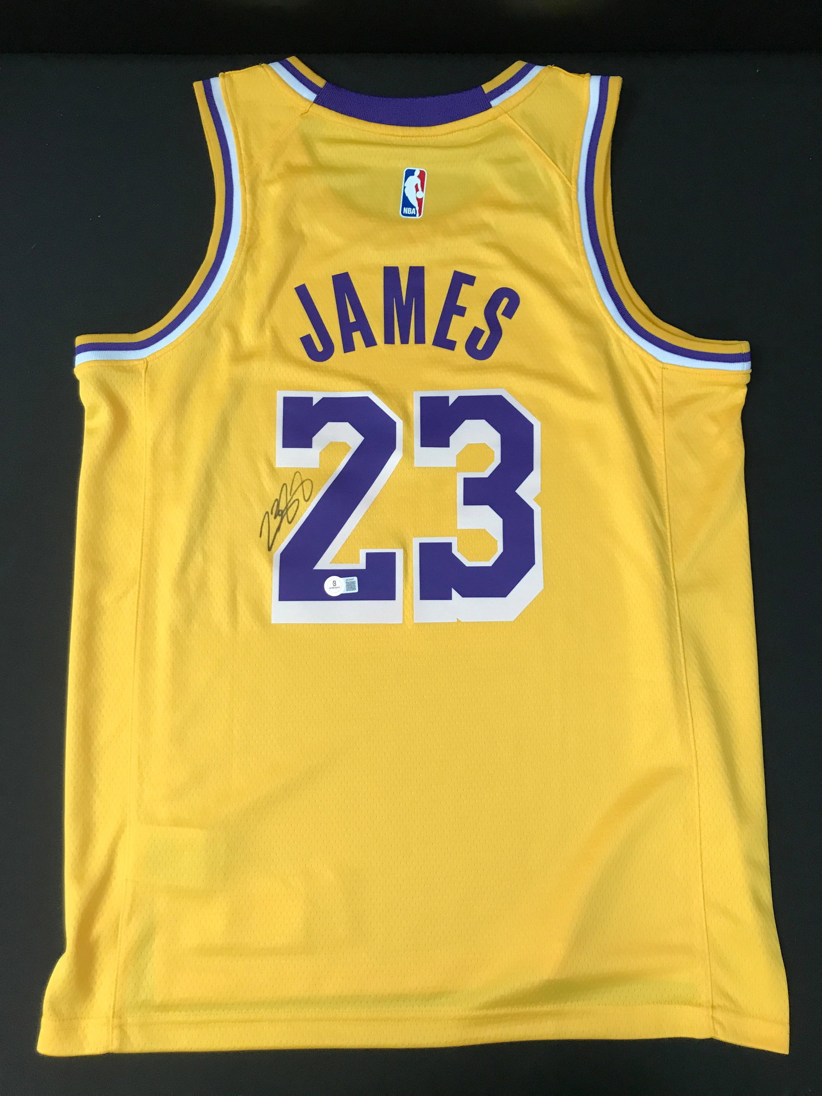 LEBRON JAMES SIGNED LOS ANGELES LAKERS JERSEY - BECKETT COA: Prices are in Canadian dollars