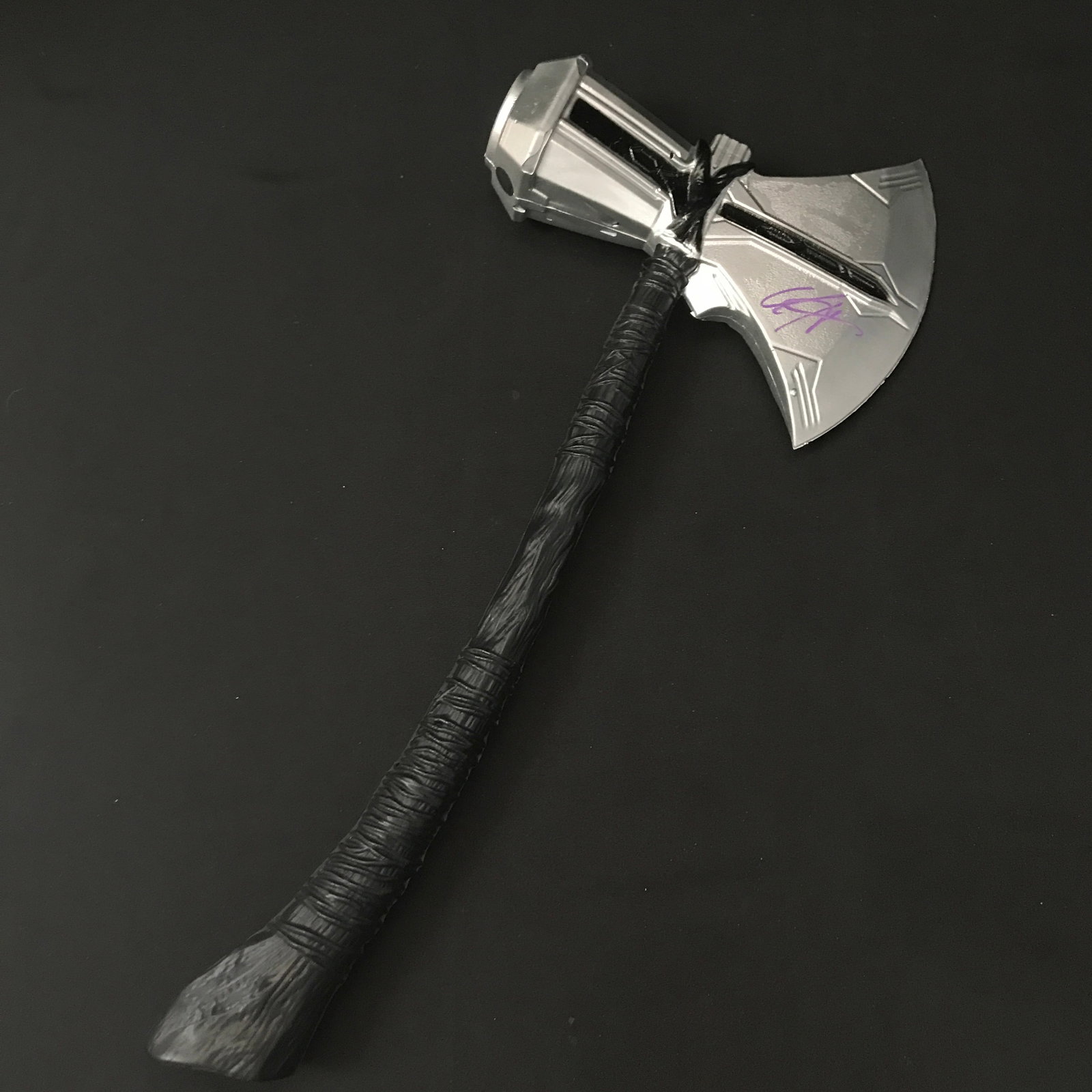 CHRIS HEMSWORTH SIGNED THOR HAMMER (HOLLYWOOD COA): Prices are in Canadian dollars