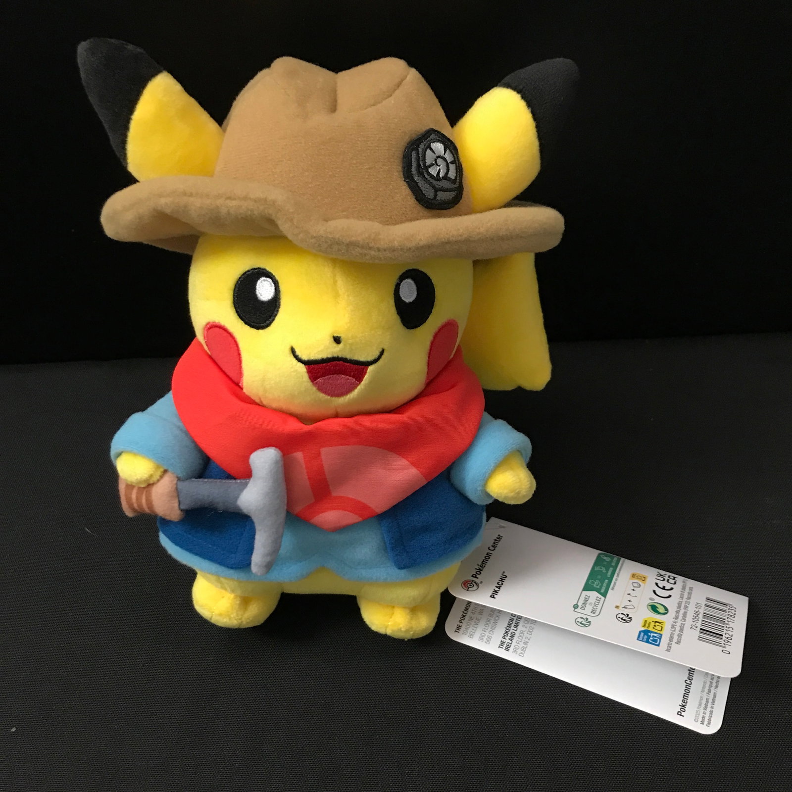 POKEMON CENTER PIKACHU PLUSH TOY WITH TAGS (1 of 1)