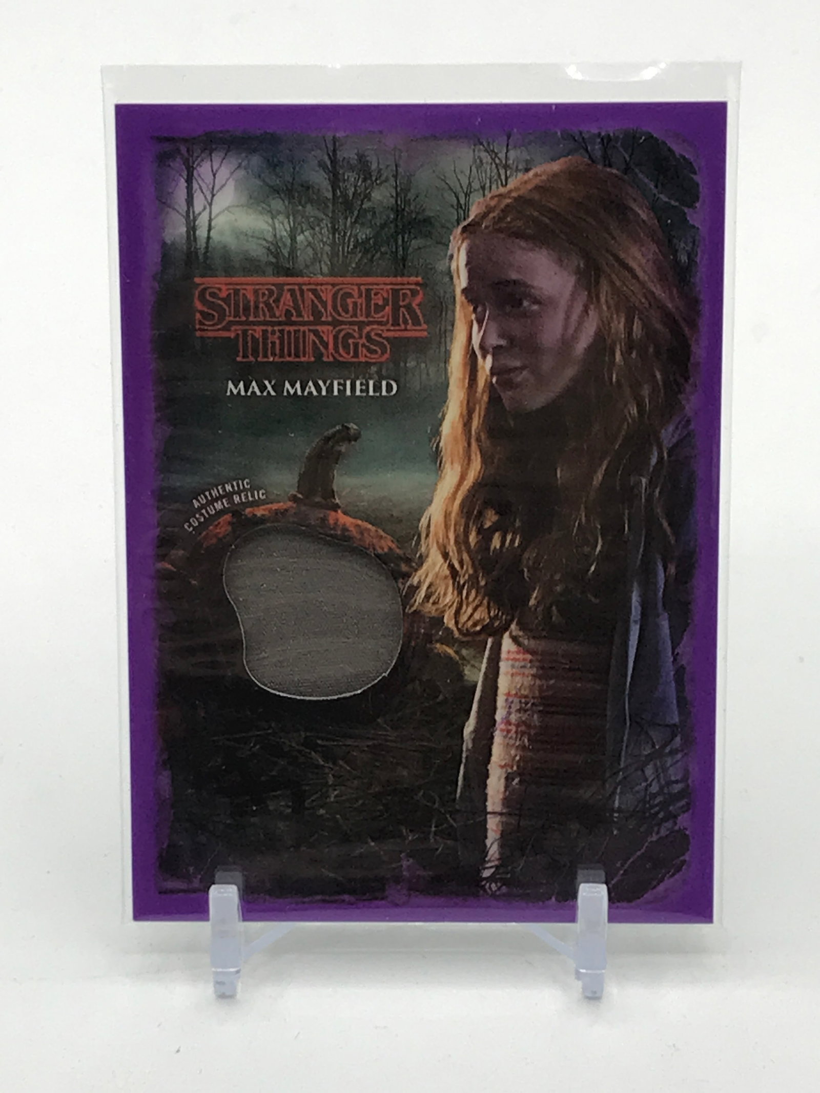 TOPPS STRANGER THINGS SCREEN WORN MAX MAYFIELD TRACK JACKET PATCH CARD 24/25: Prices are in Canadian dollars