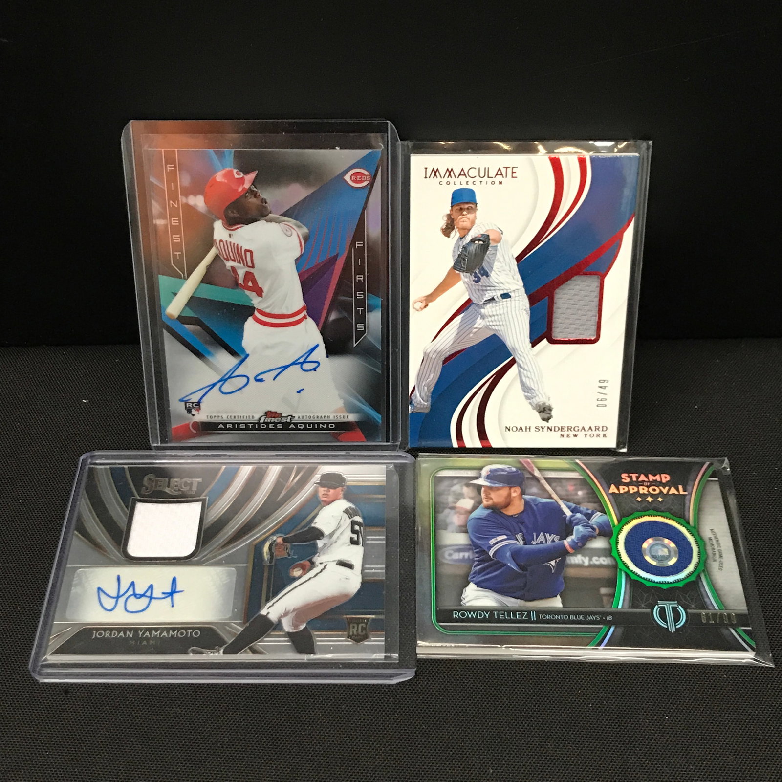 LOT OF 4 BASEBALL TRADING CARDS - INCLUDING 2 SIGNED: Prices are in Canadian dollars
