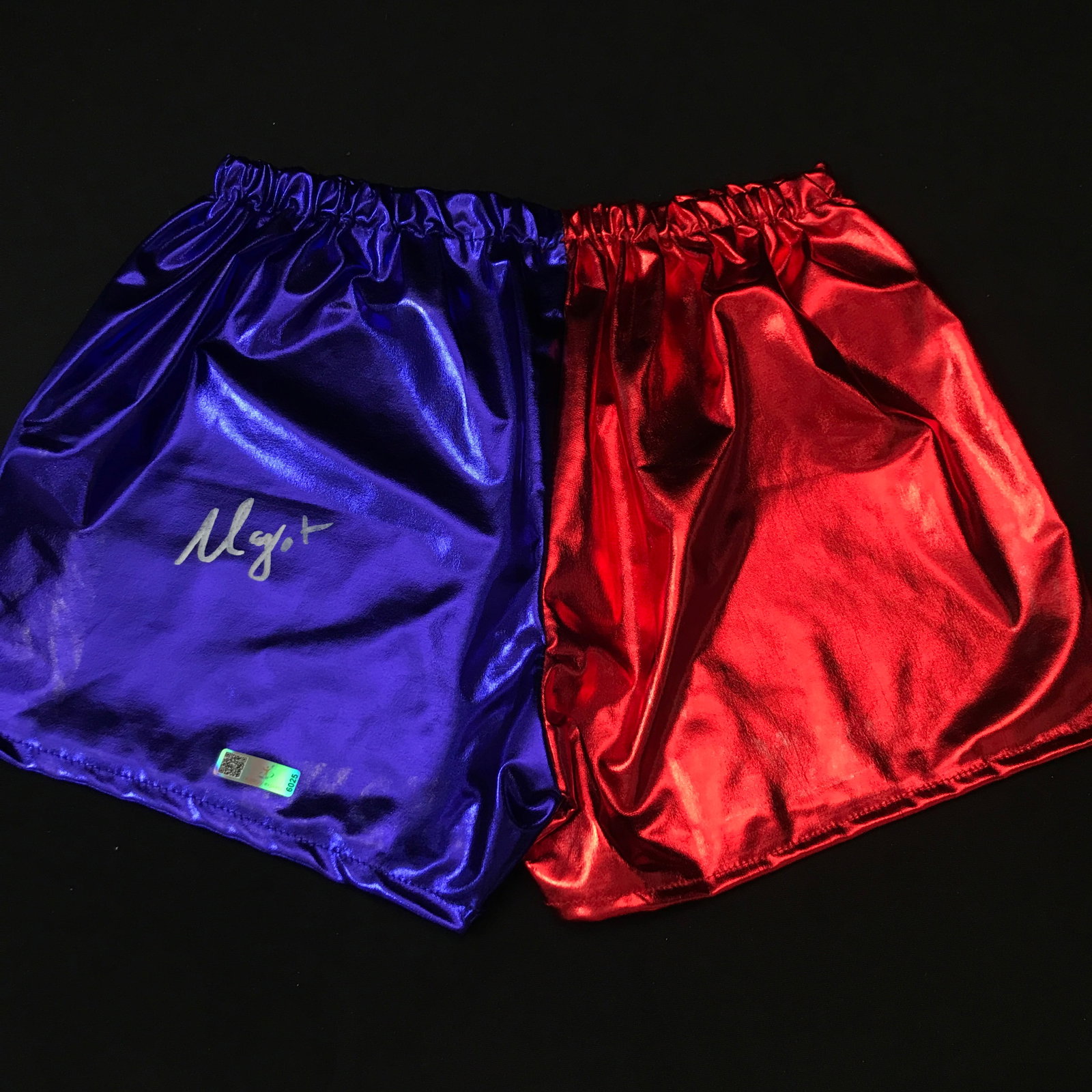 MARGOT ROBBIE SIGNED HARLEY QUINN SHORTS - CELEBRITY COA: Prices are in Canadian dollars