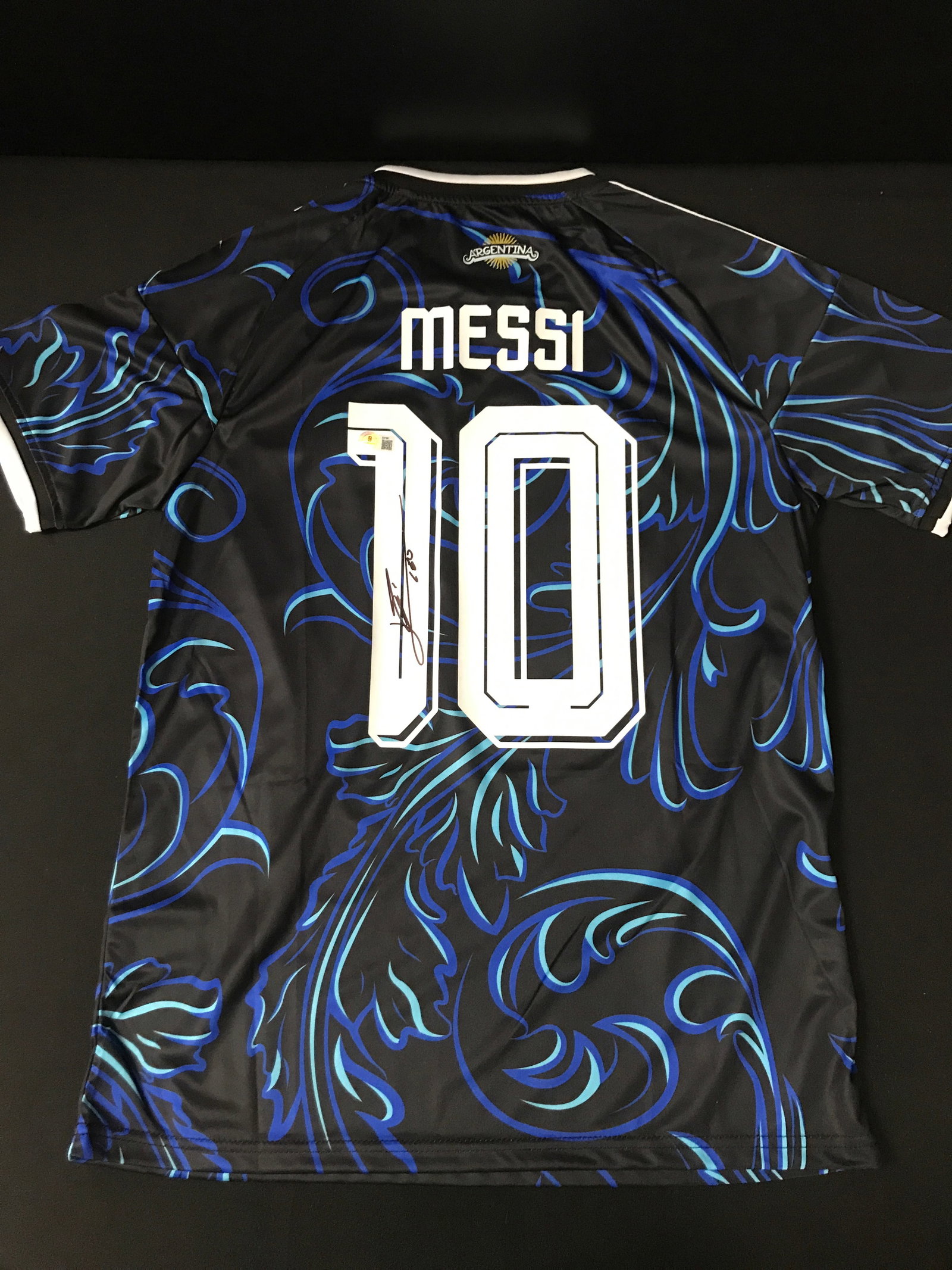 LIONEL MESSI SIGNED ARGENTINA SOCCER JERSEY - BECKETT COA (1 of 3)
