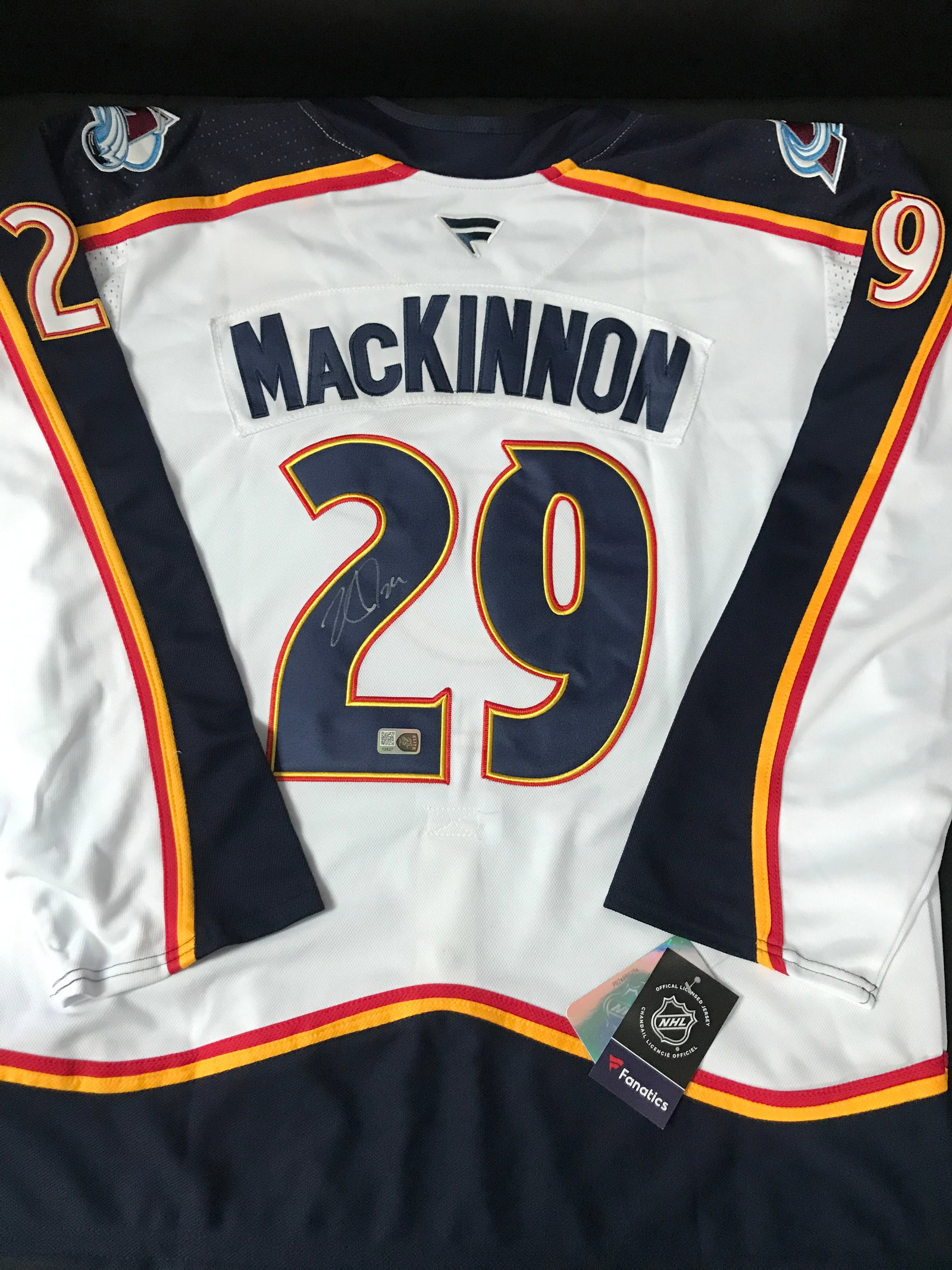 NATHAN MACKINNON SIGNED COLORADO AVALANCHE CUSTOM JERSEY - ELITE COA: Prices are in Canadian dollars