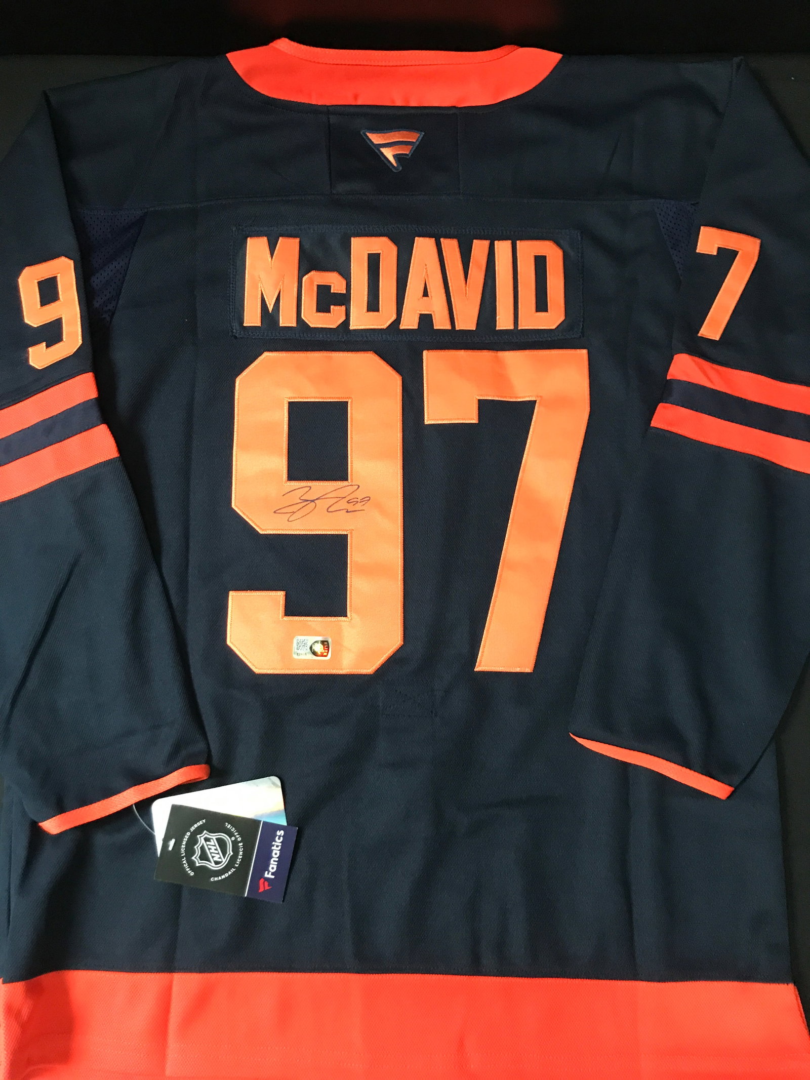 CONNOR MCDAVID SIGNED EDMONTON OILERS CUSTOM JERSEY - ELITE COA: Prices are in Canadian dollars