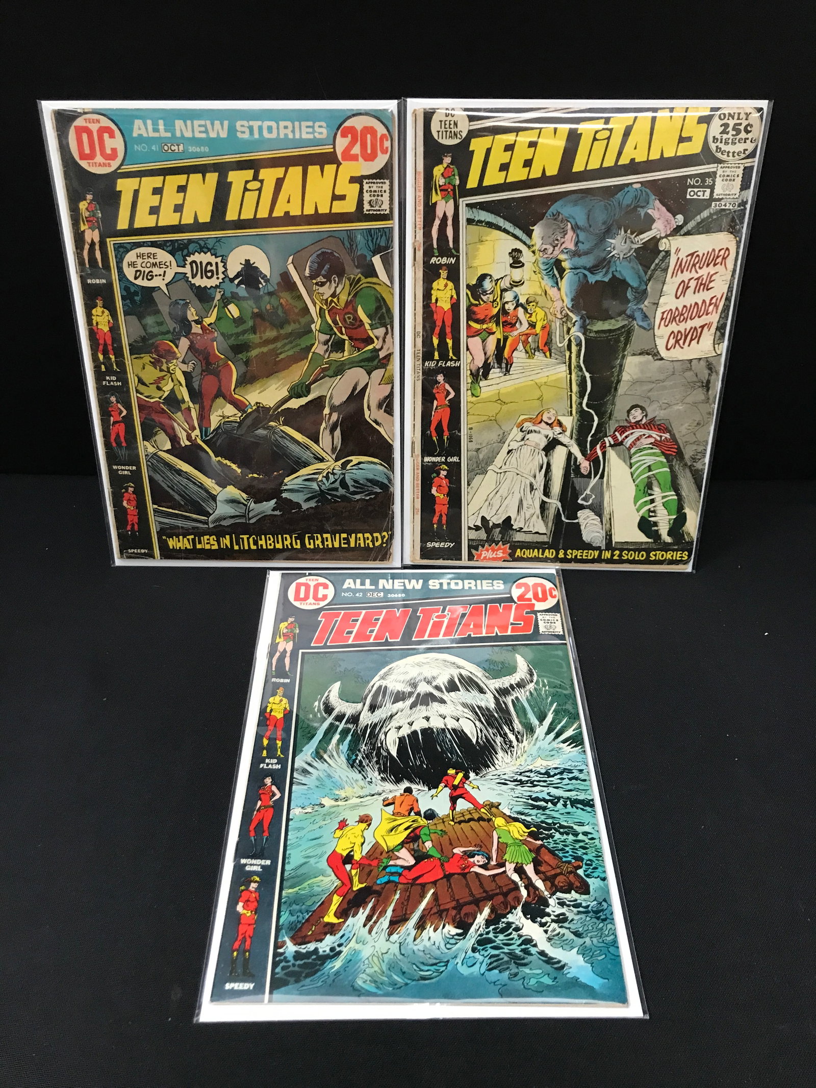 LOT OF 3 TEEN TITAN COMICS - DC COMICS: Prices are in Canadian dollars