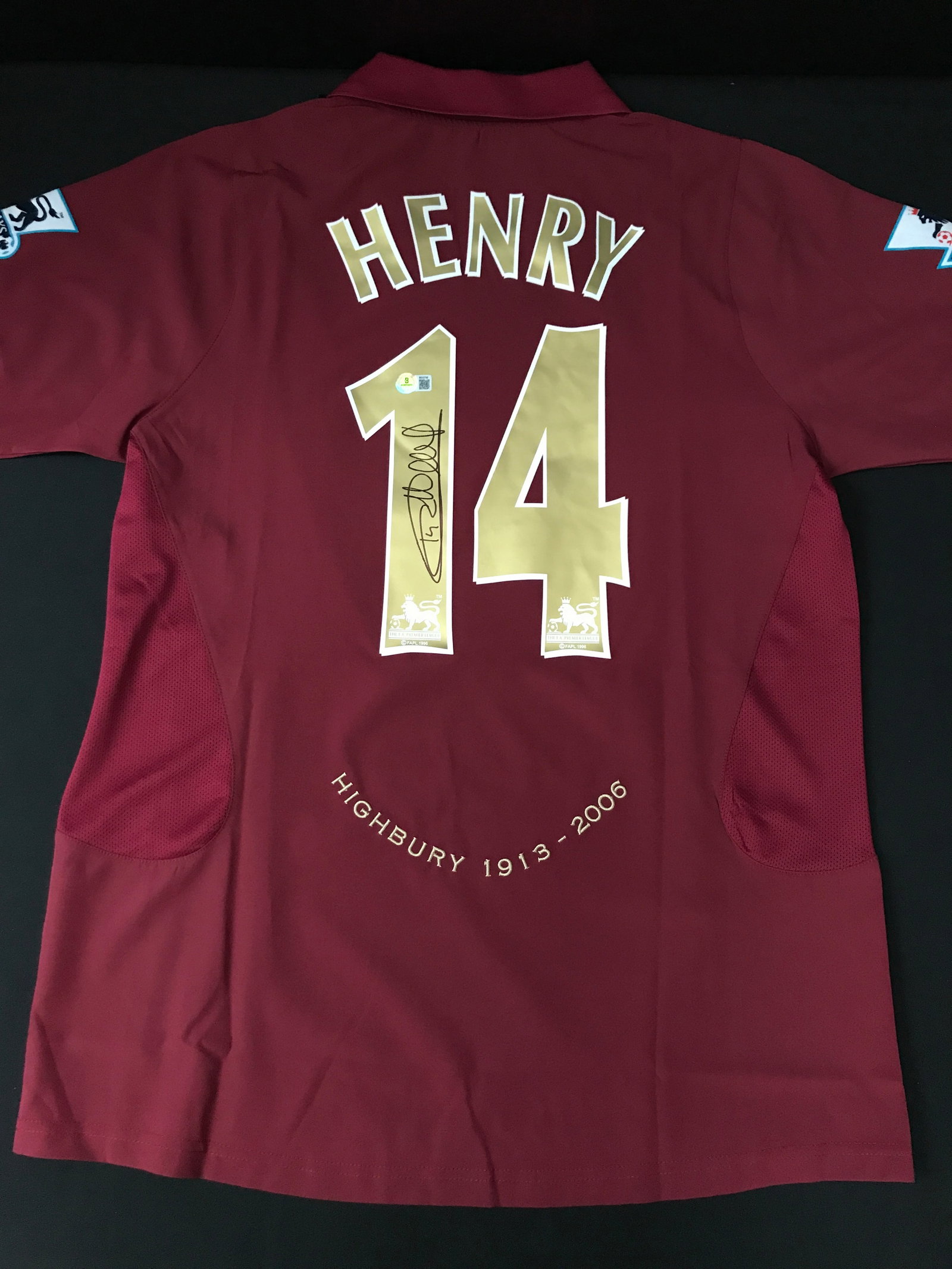 THEIRRY HENRY SIGNED ARSENAL SOCCER JERSEY - BECKETT COA: Prices are in Canadian dollars