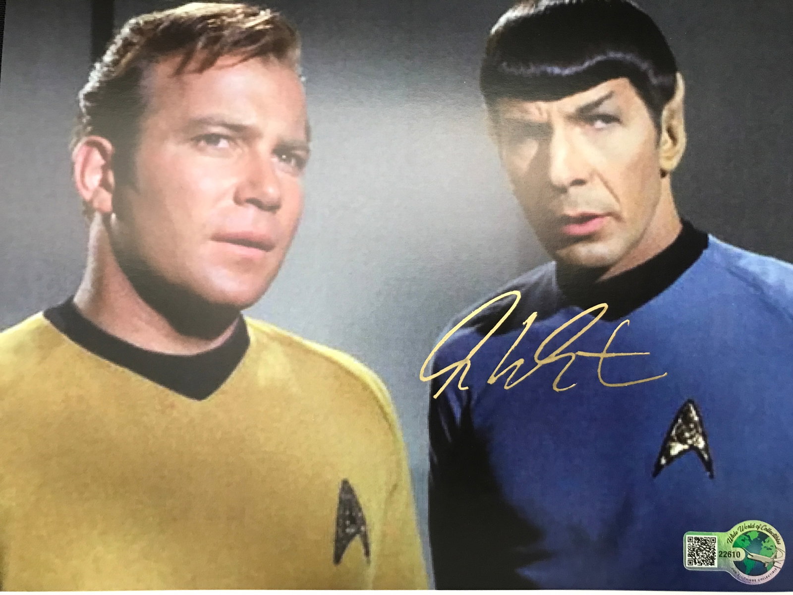 WILLIAM SHATNER SIGNED STAR TREK 8X10 - WWOC COA: Prices are in Canadian dollars