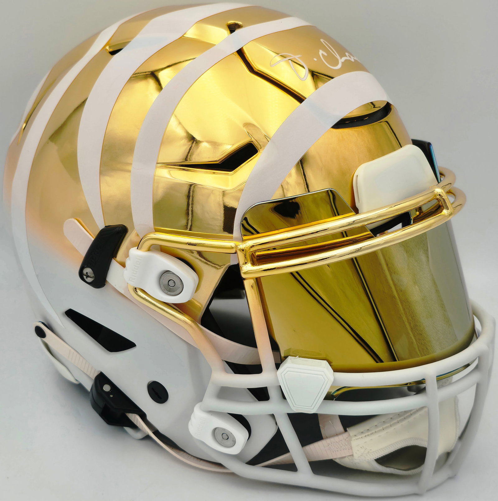 JAMARR CHASE SIGNED CINCINATTI BENGALS GOLD FLEX HELMET (FANATICS COA): Prices are in Canadian dollars