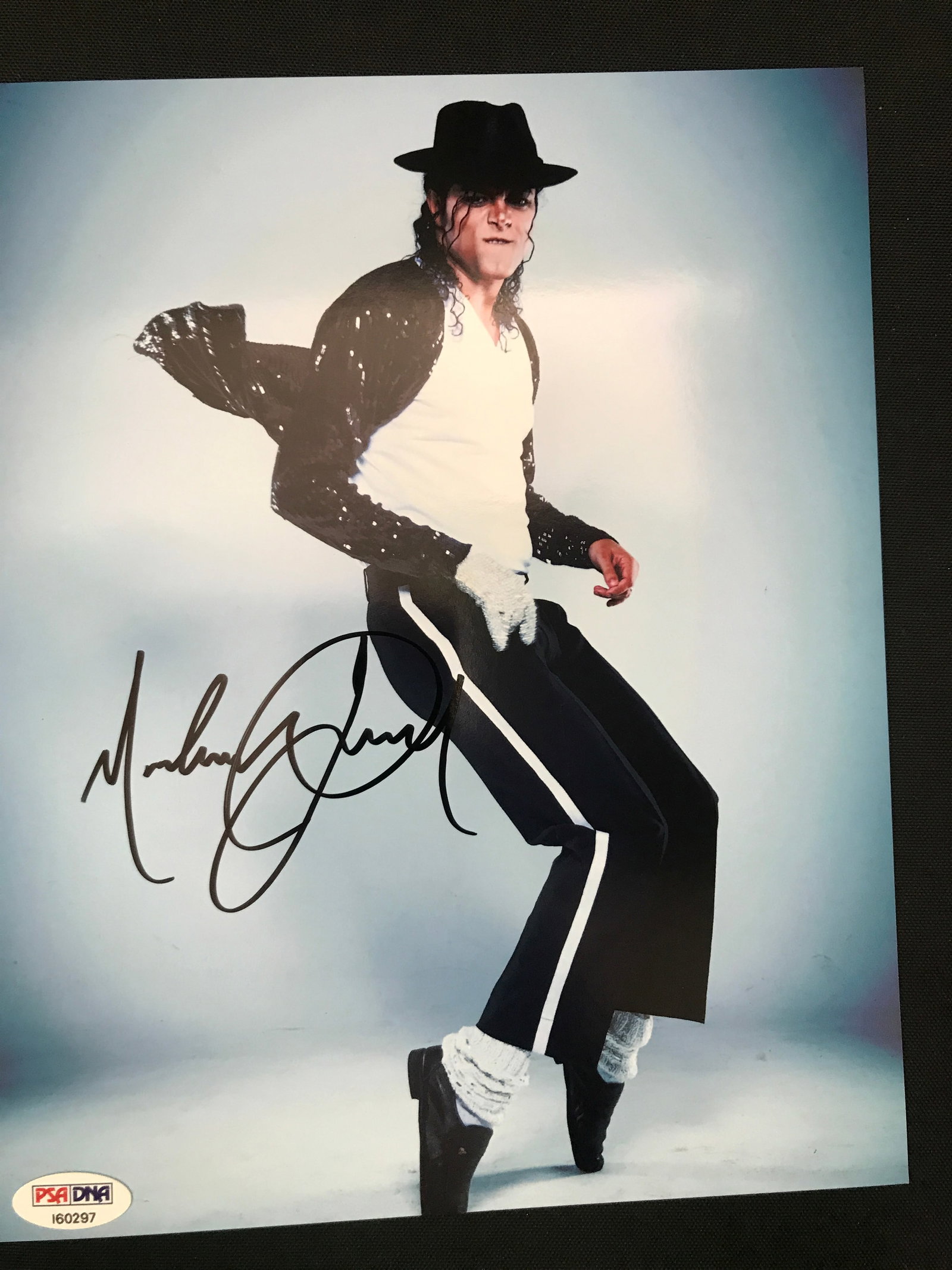 MICHAEL JACKSON SIGNED 8X10 - PSA COA: Prices are in Canadian dollars